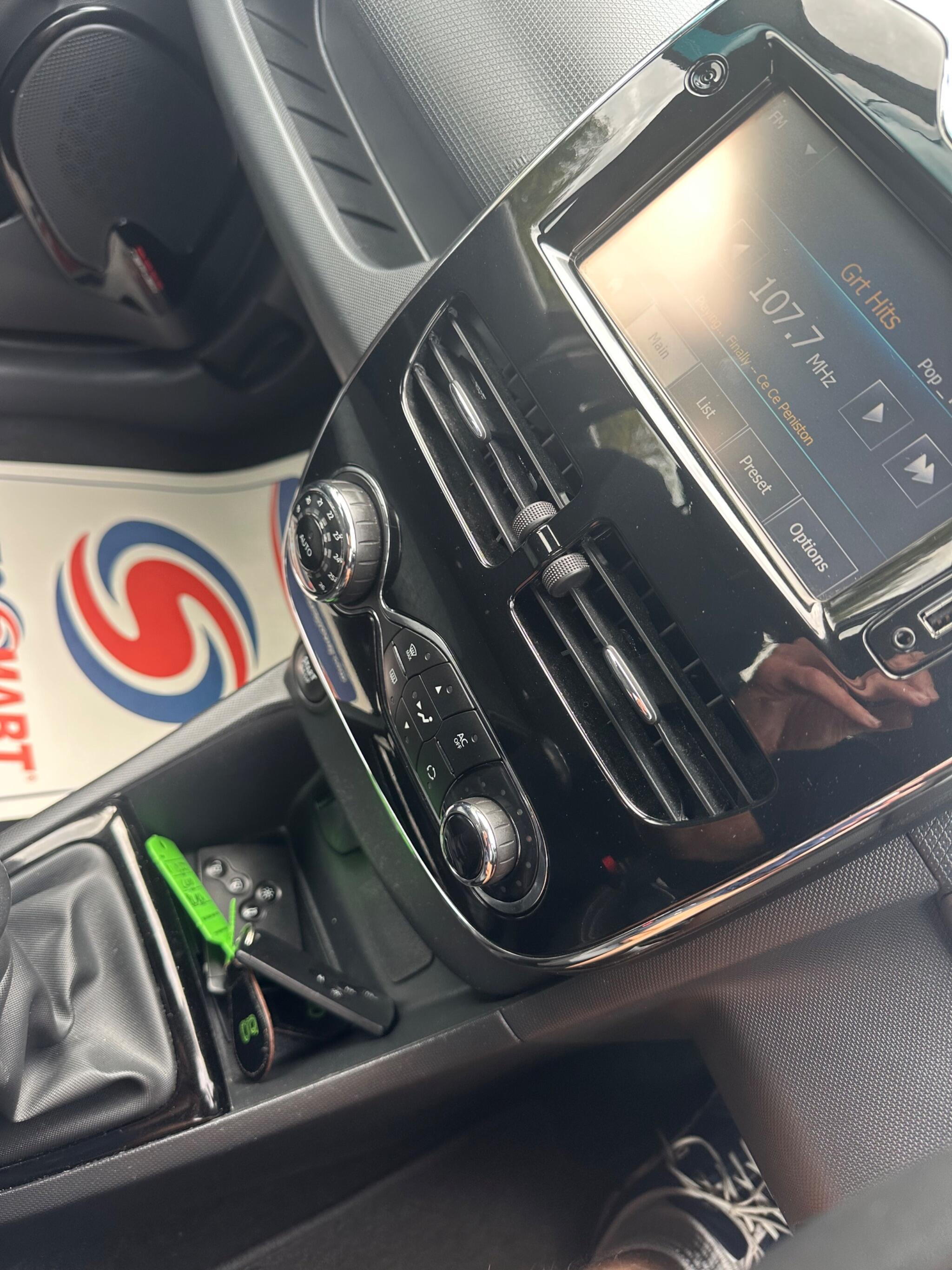Renault Clio view 25