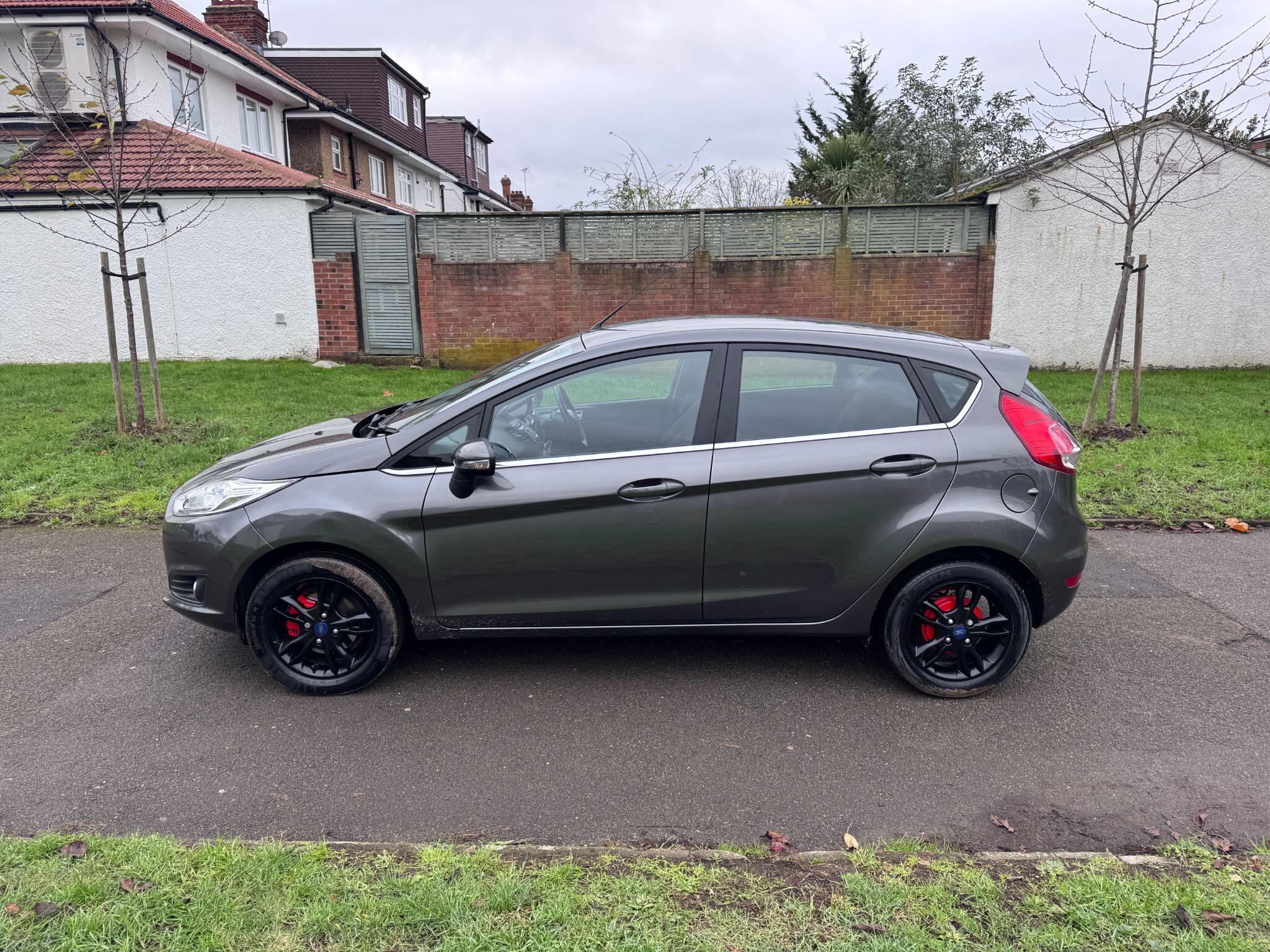 2017 Ford Fiesta image 7