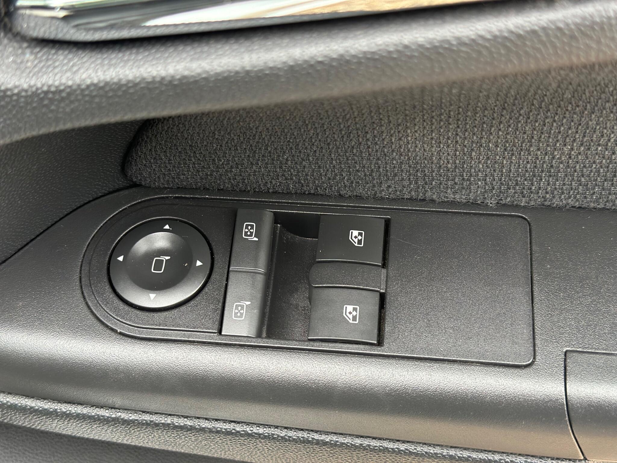 Vauxhall Astra view 44