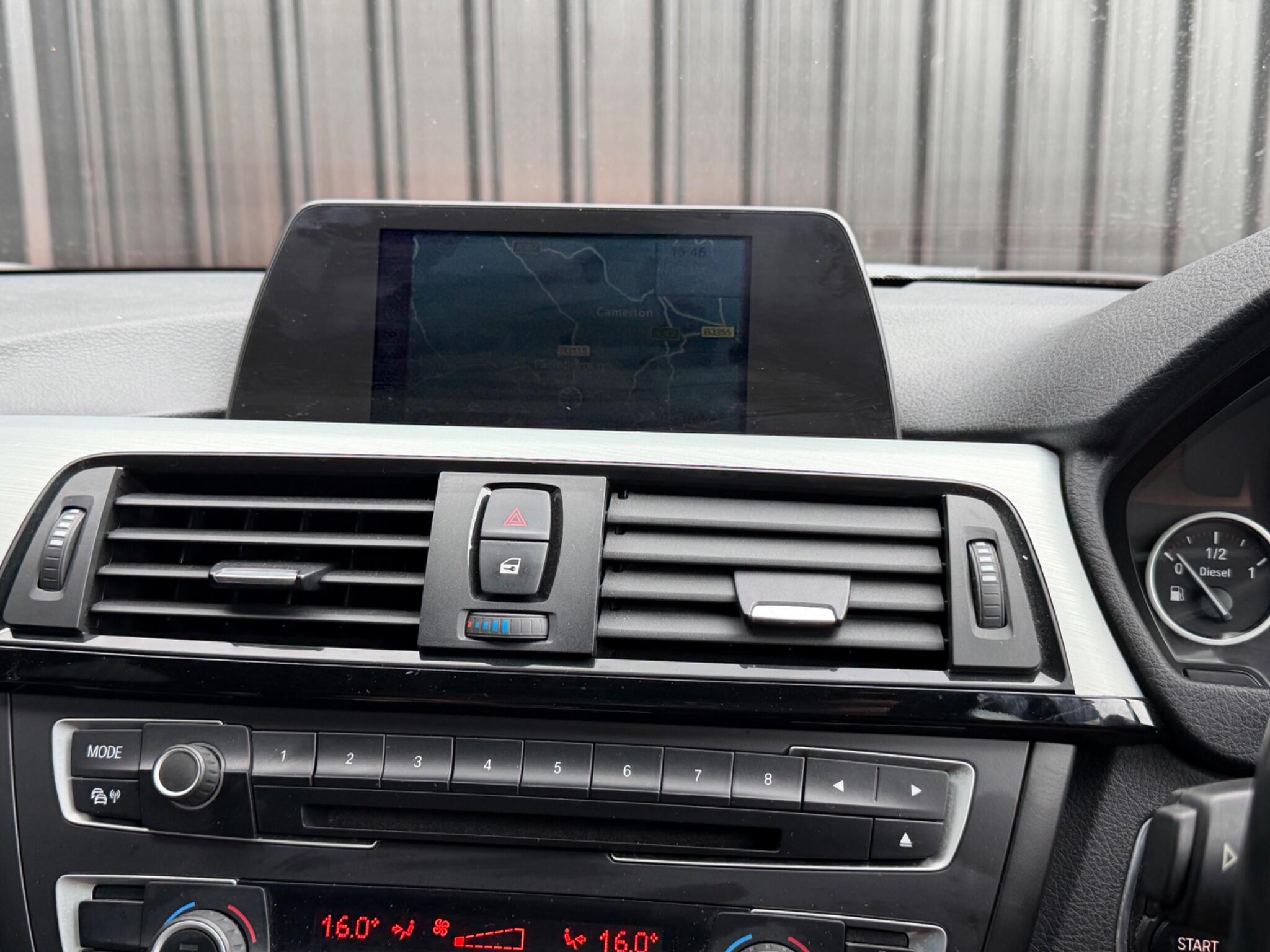 BMW 3 Series view 50