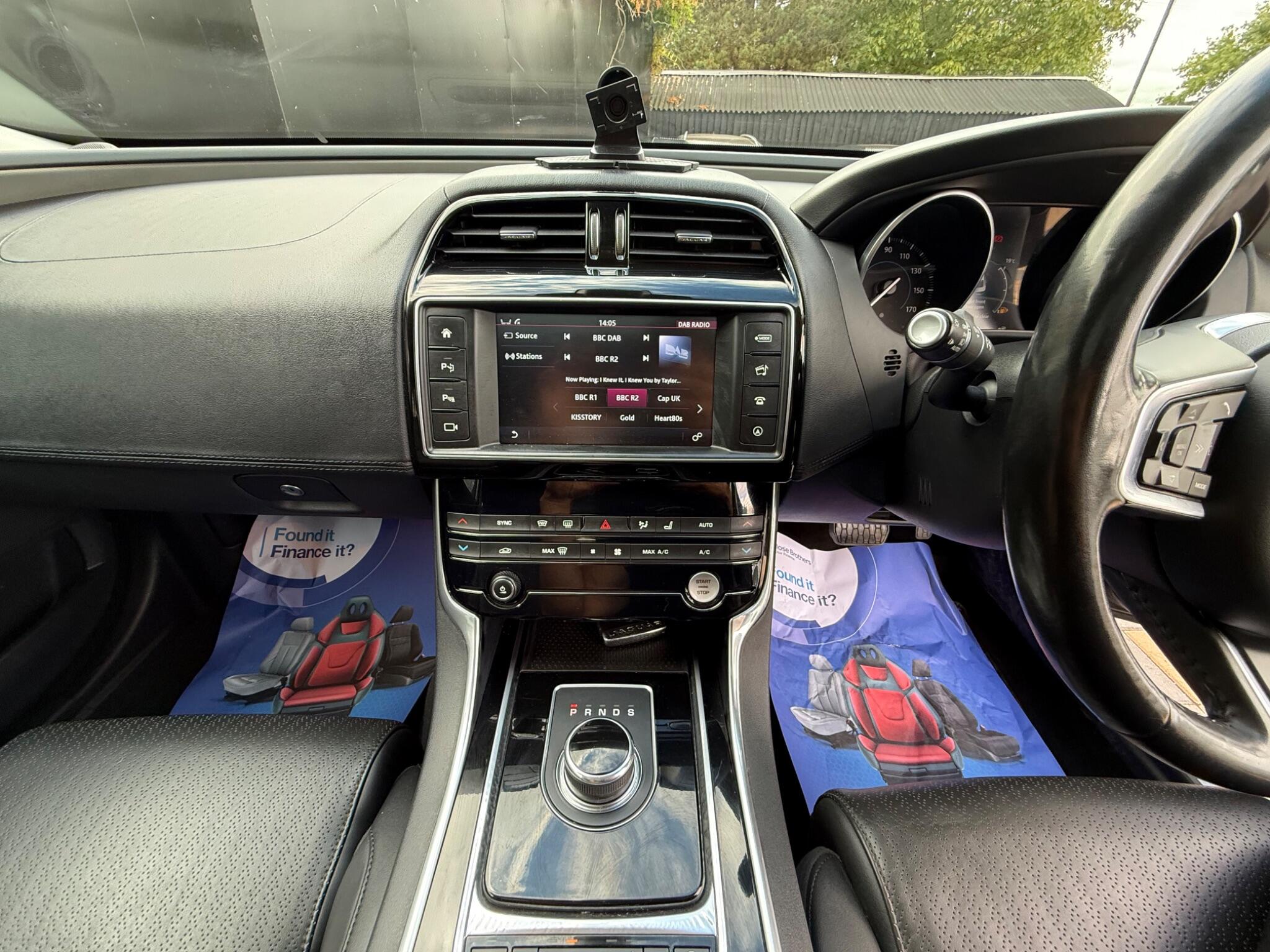 Jaguar Xe view 35
