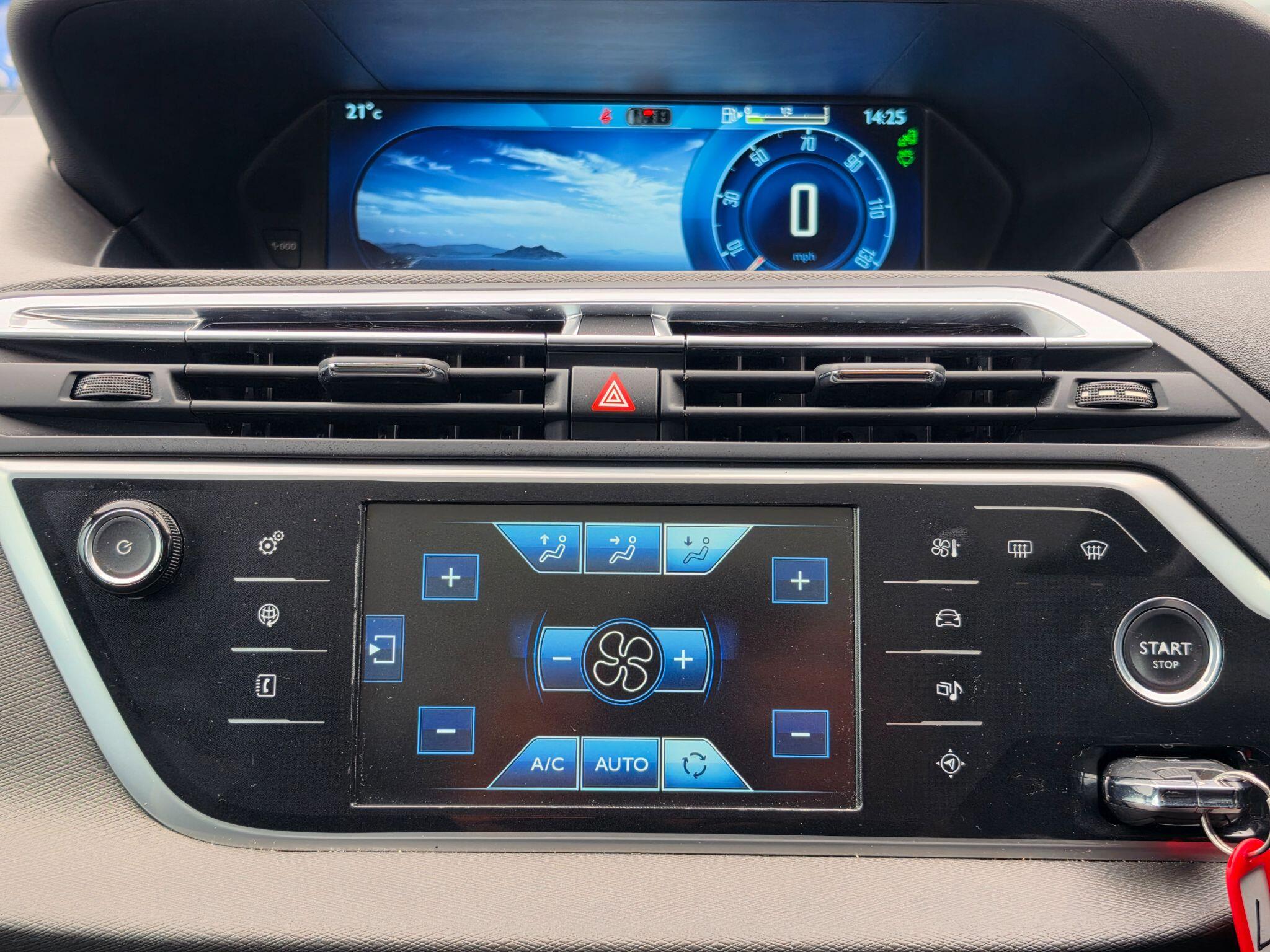 Citroen Grand C4 Picasso view 16