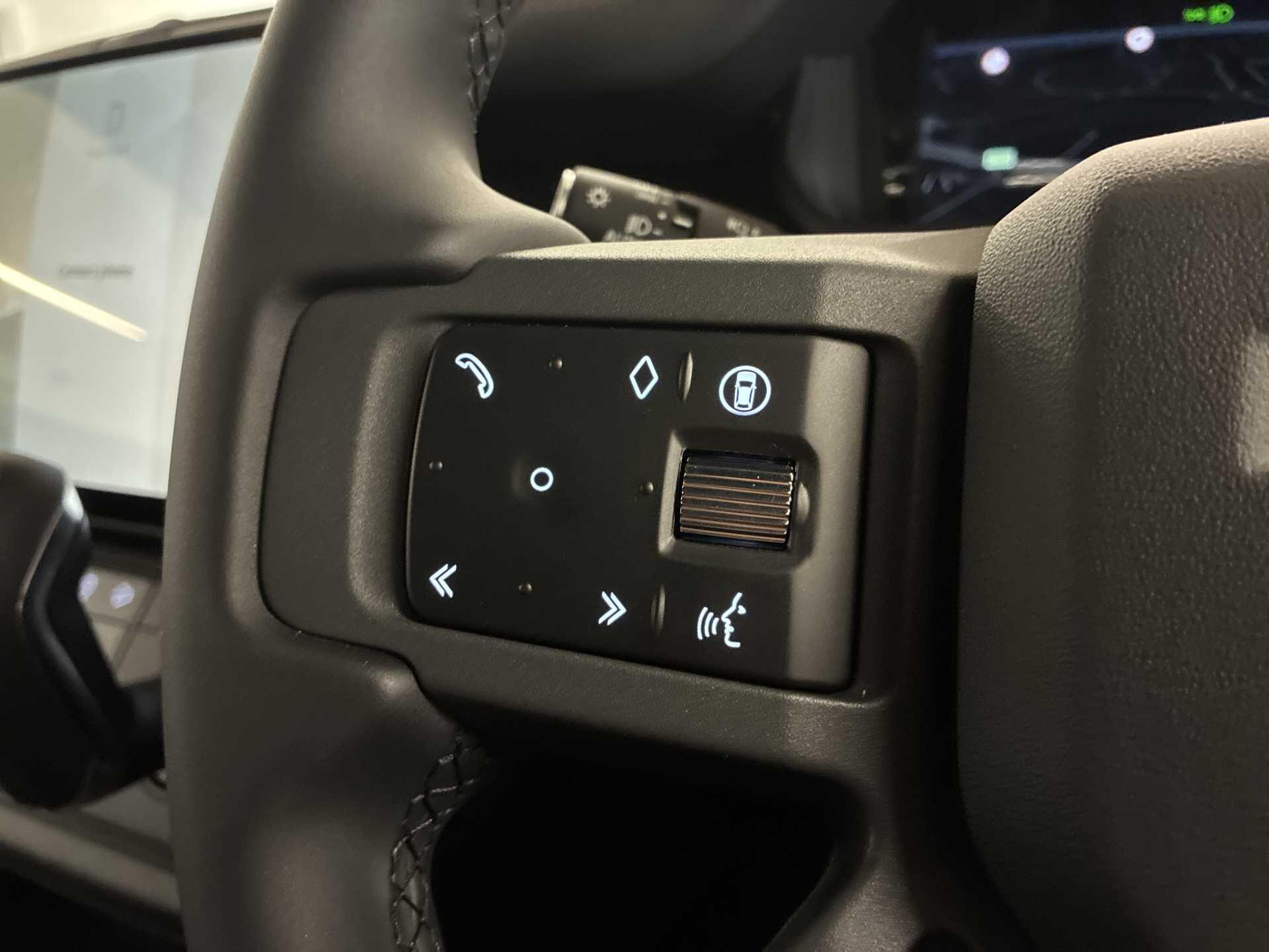 Land Rover Defender view 38