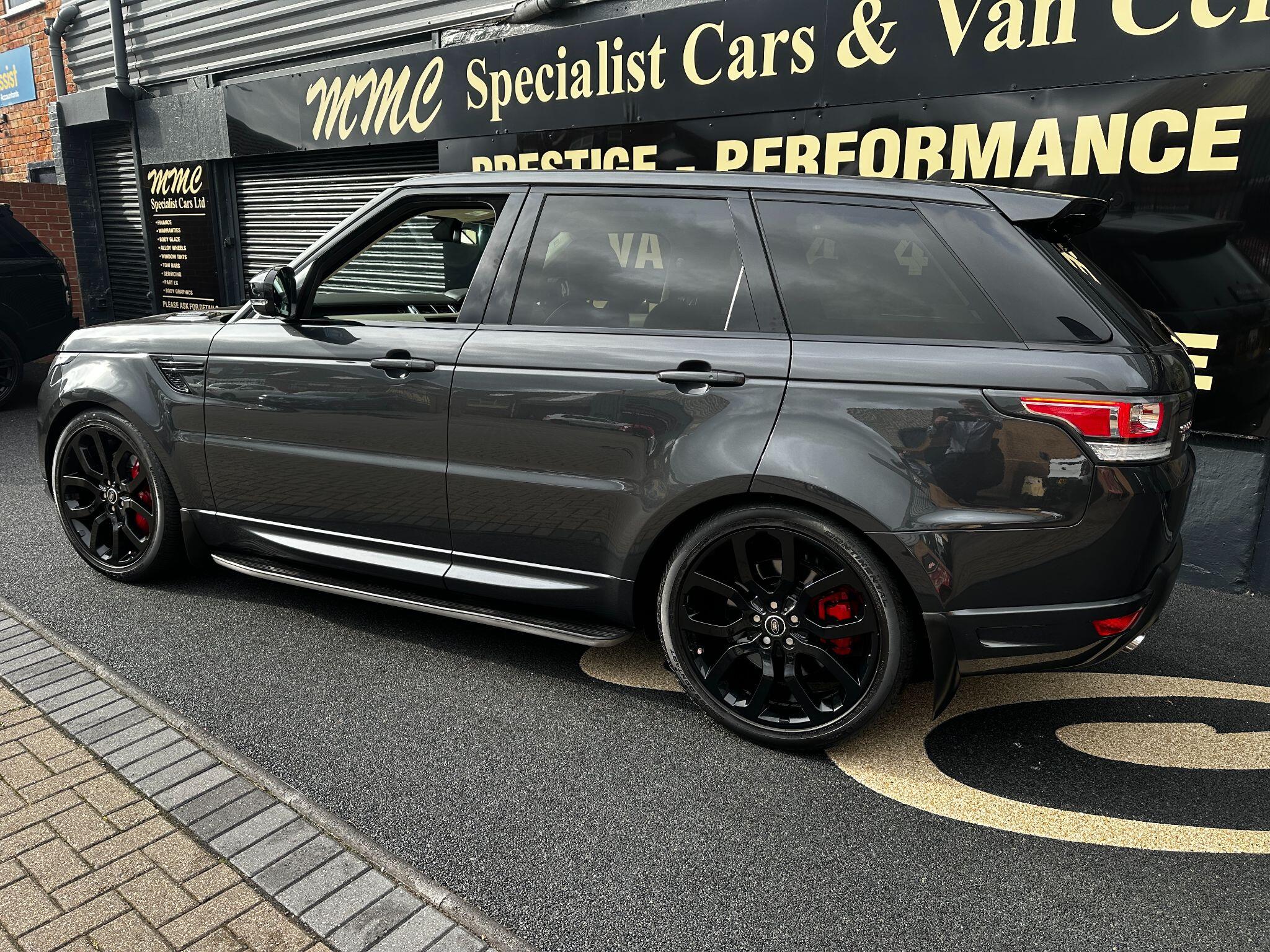 Land Rover Range Rover Sport view 4