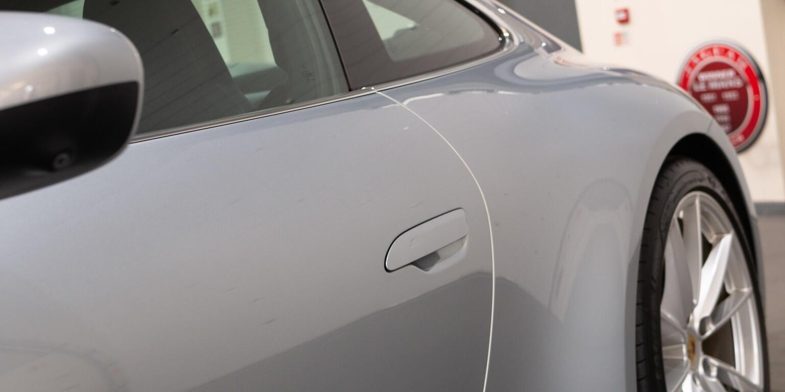 Porsche 911 view 44
