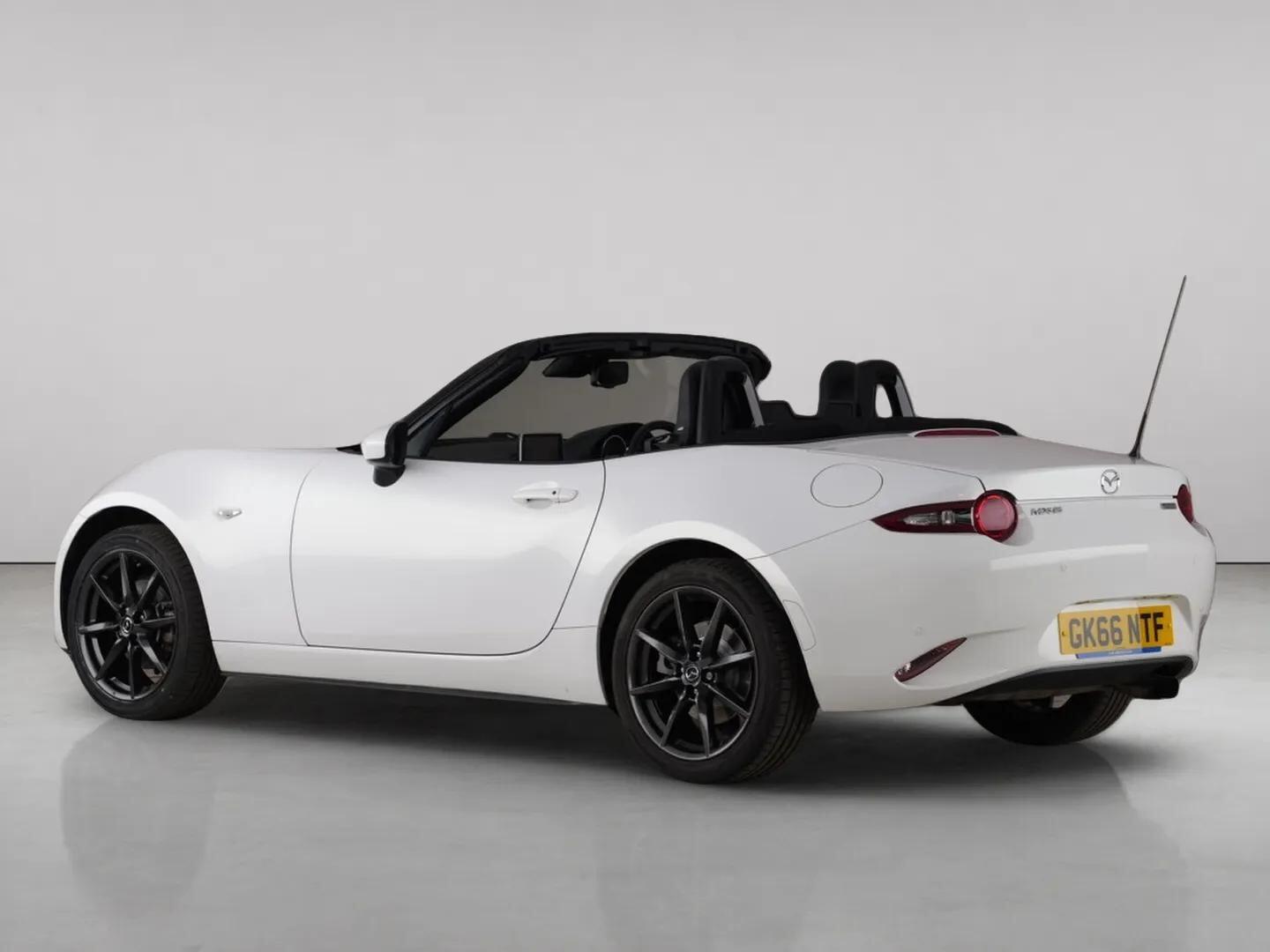 Mazda MX-5 view 7