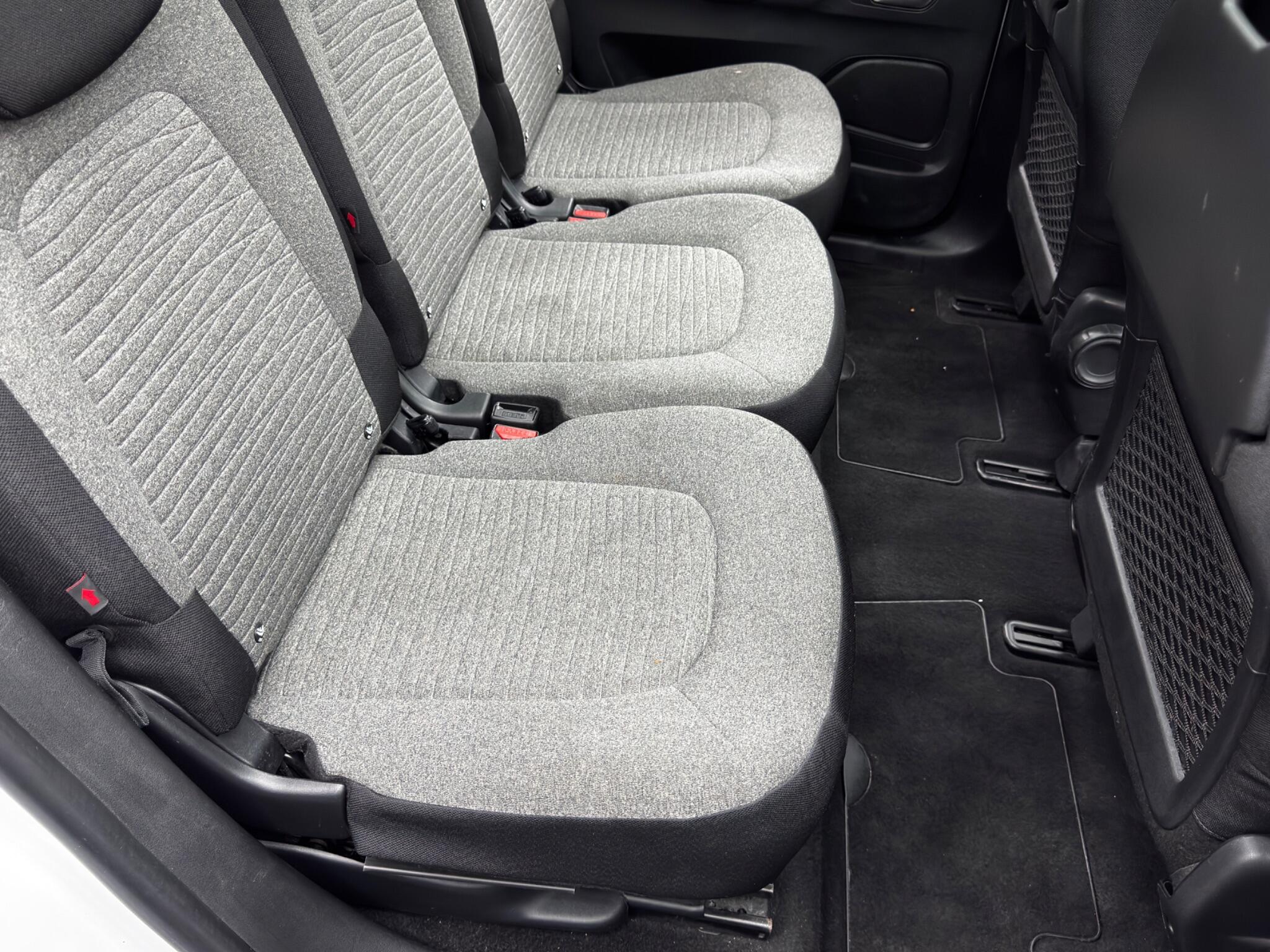 Citroen C4 Picasso view 16