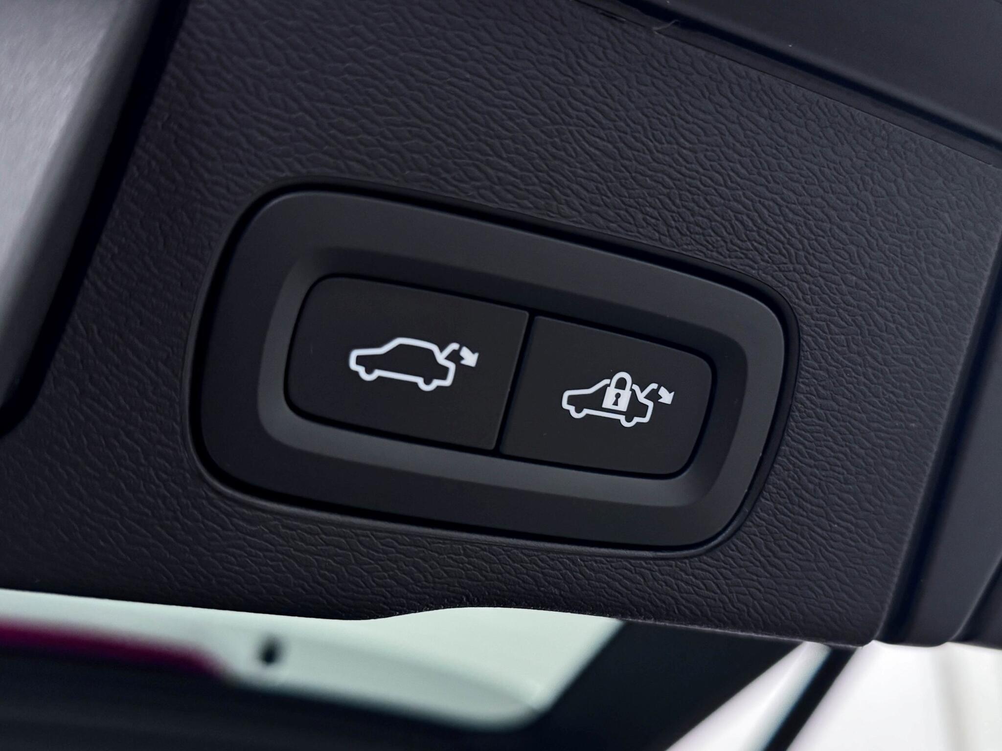Volvo XC60 view 8