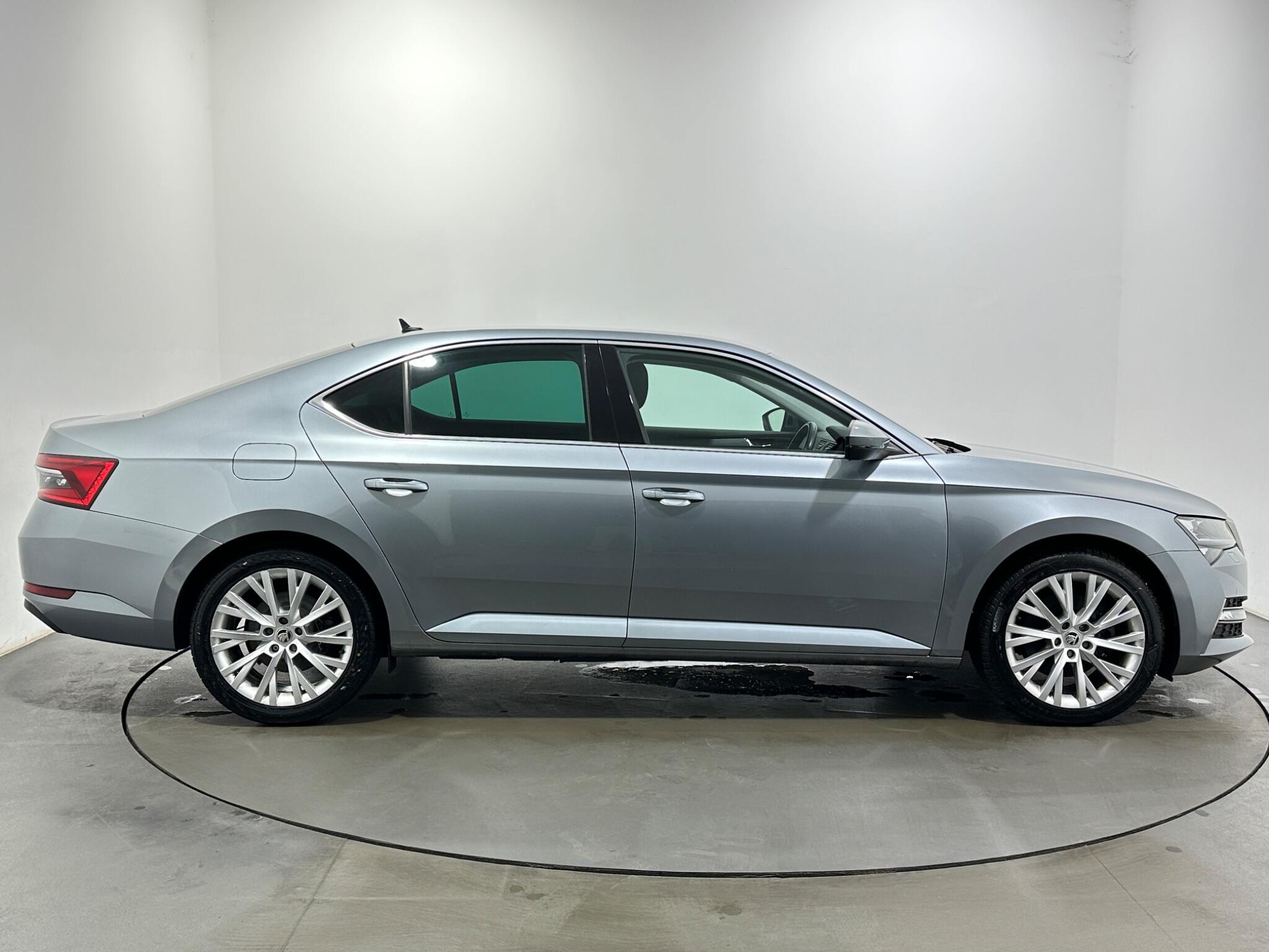 Skoda Superb view 9