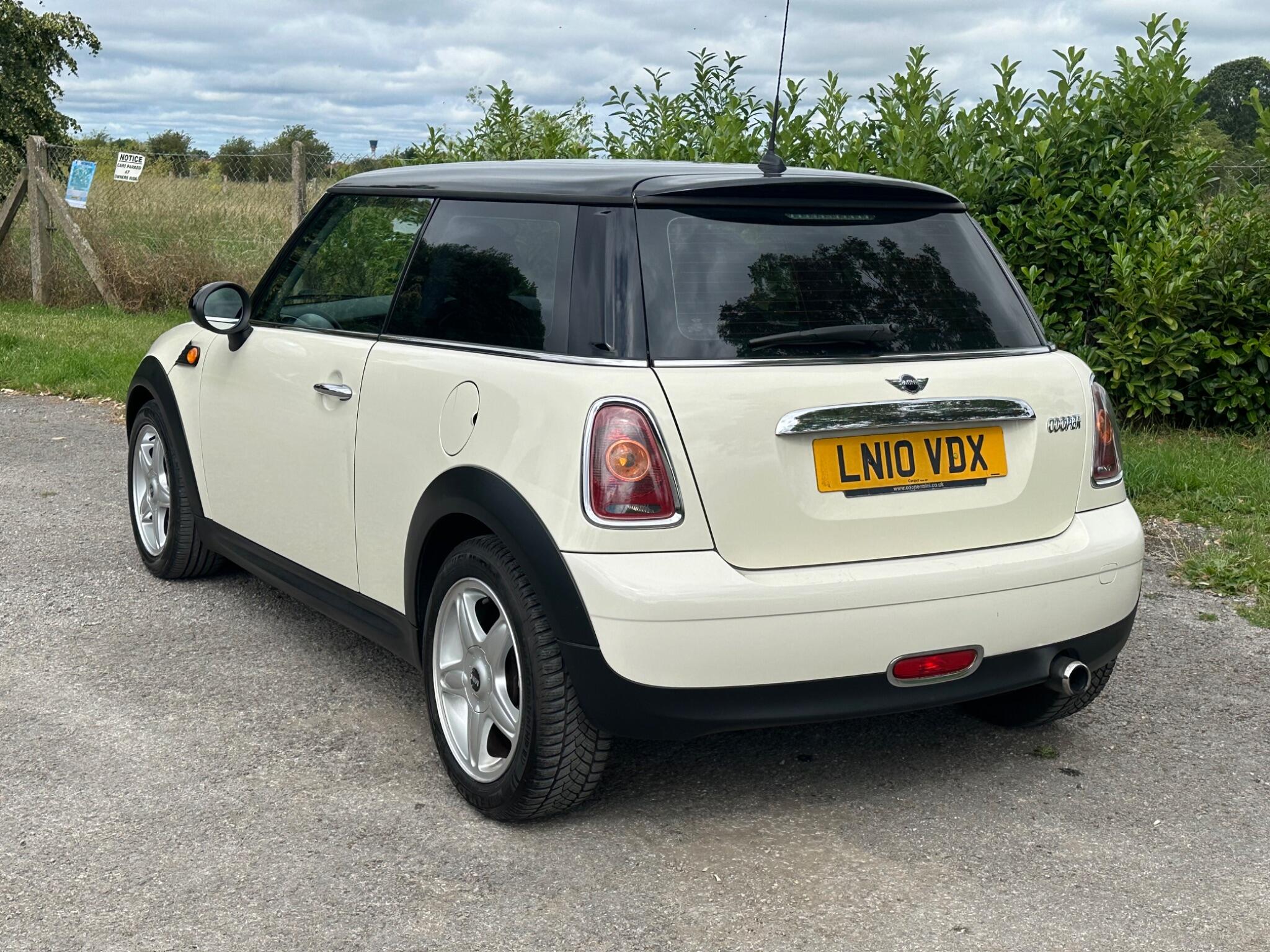 Mini Hatch view 4