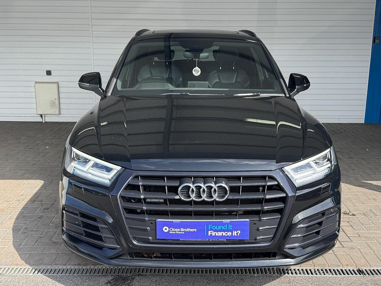 Audi Q5 view 2
