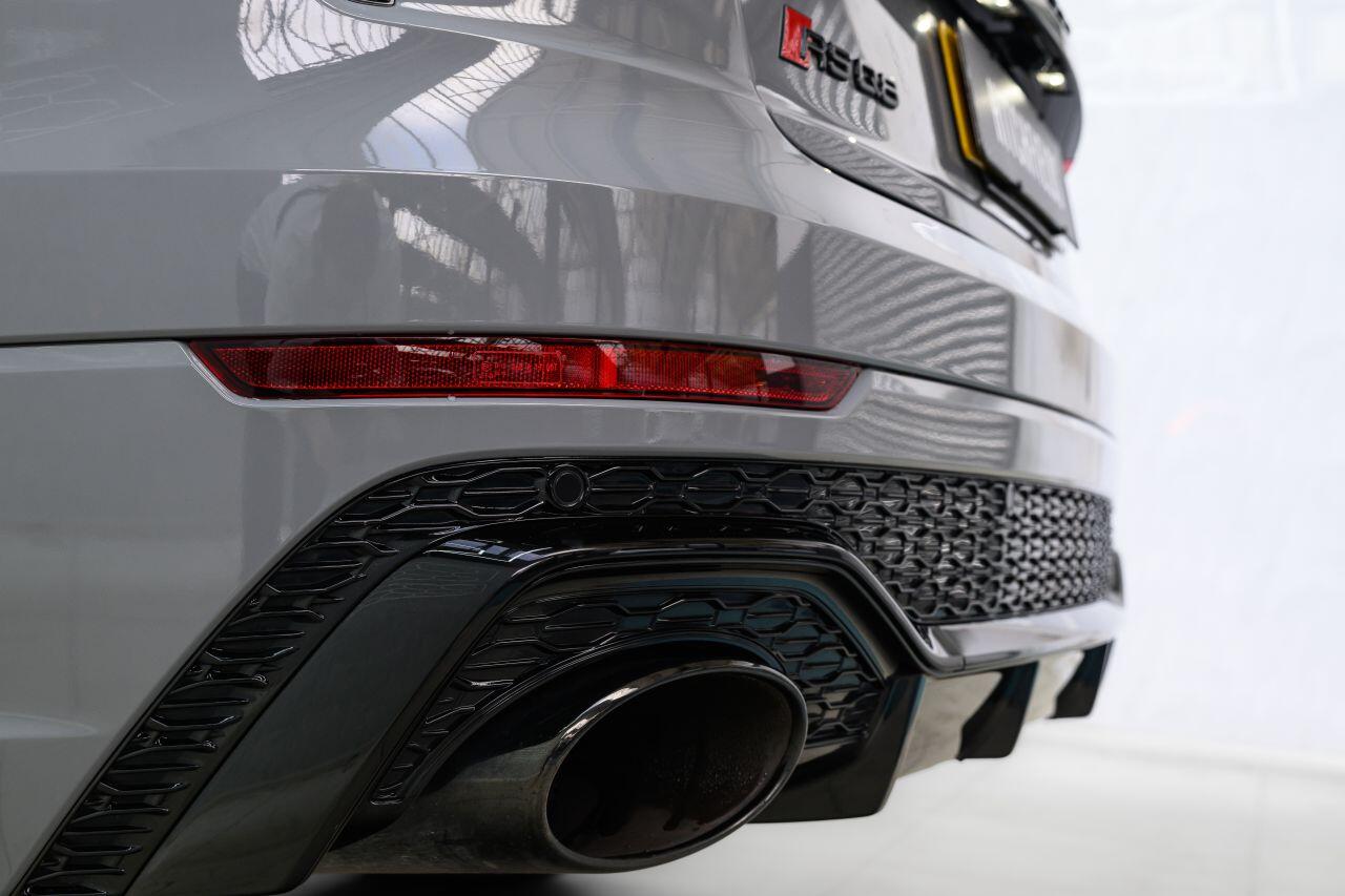 Audi RS Q8 view 13