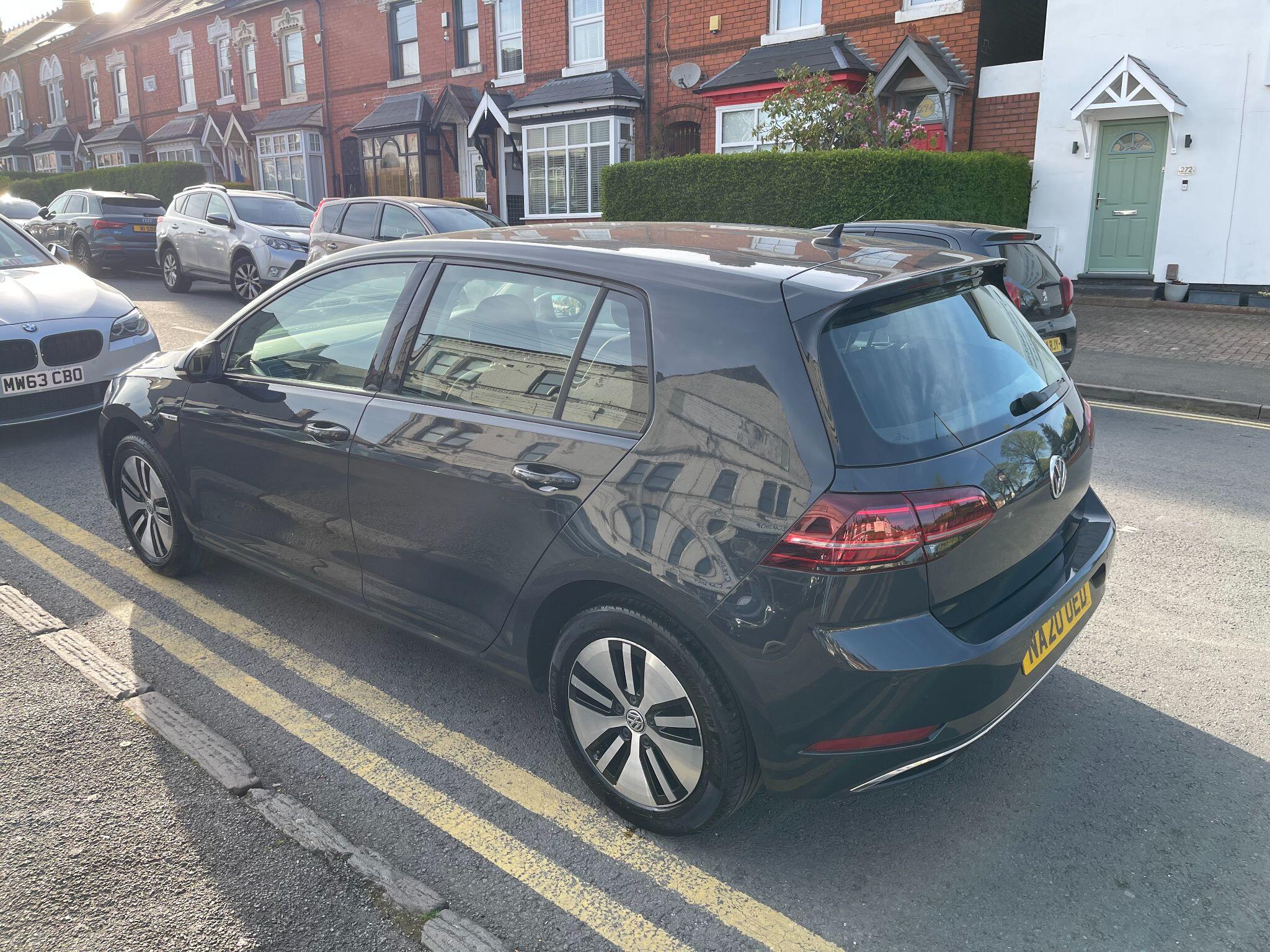 Volkswagen E-Golf view 17