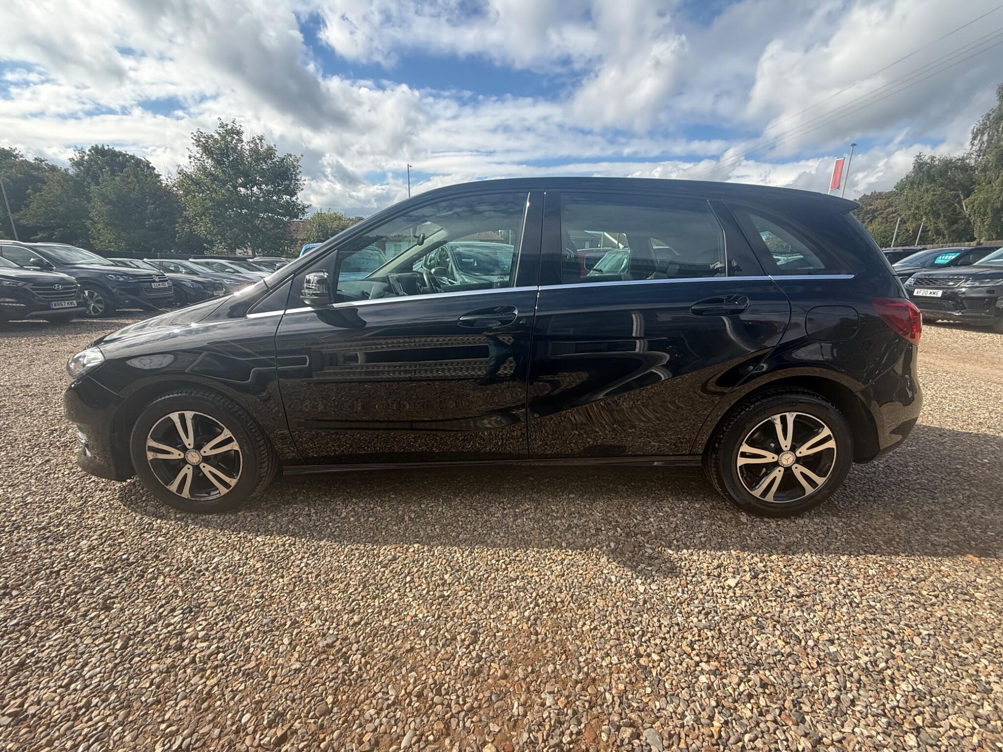 Mercedes-Benz B-Class view 6