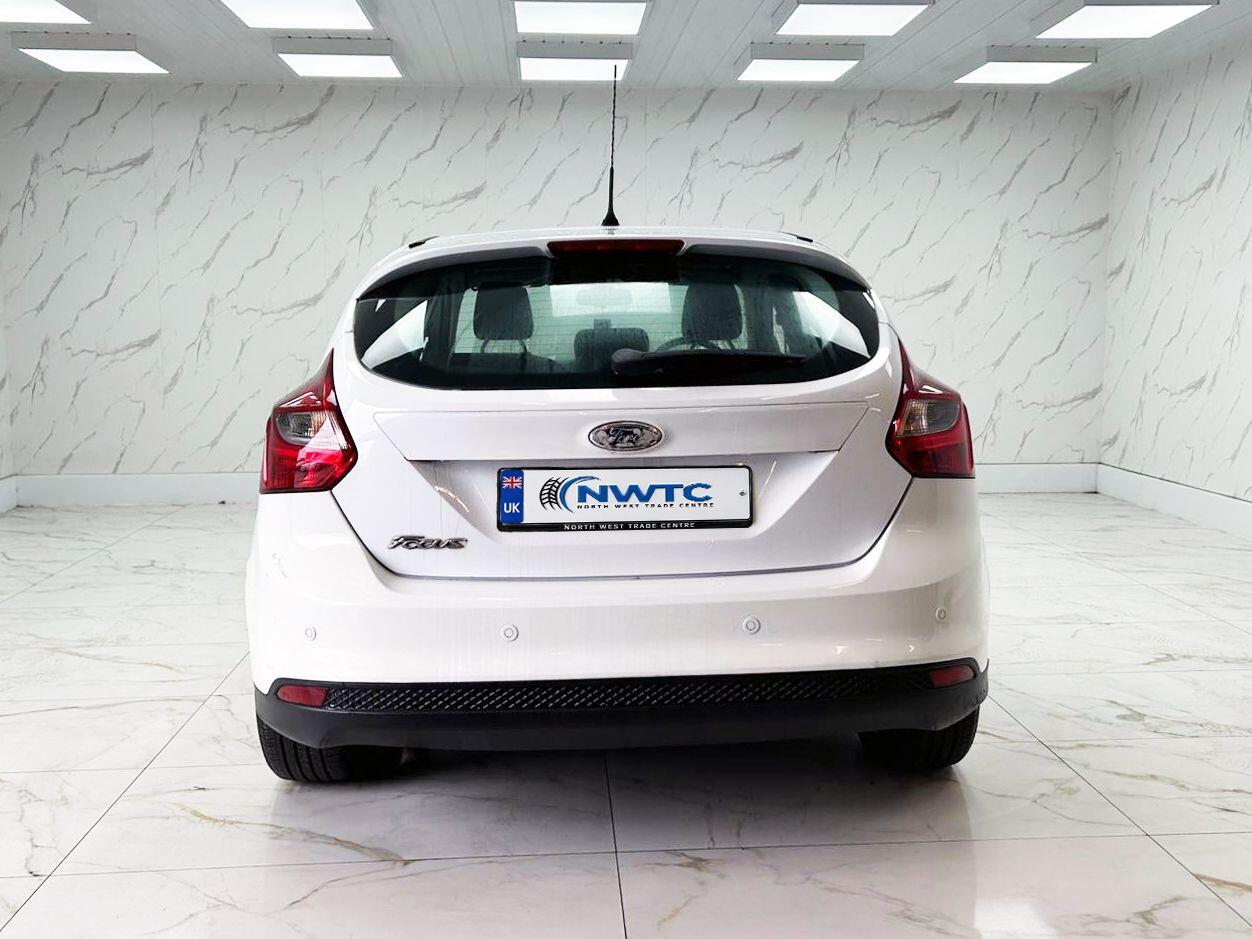 Ford Focus view 10