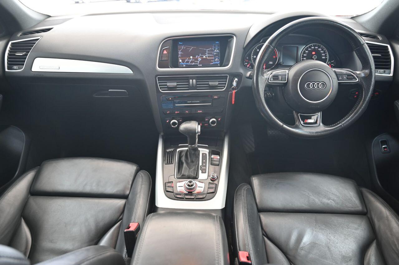 Audi Q5 view 17
