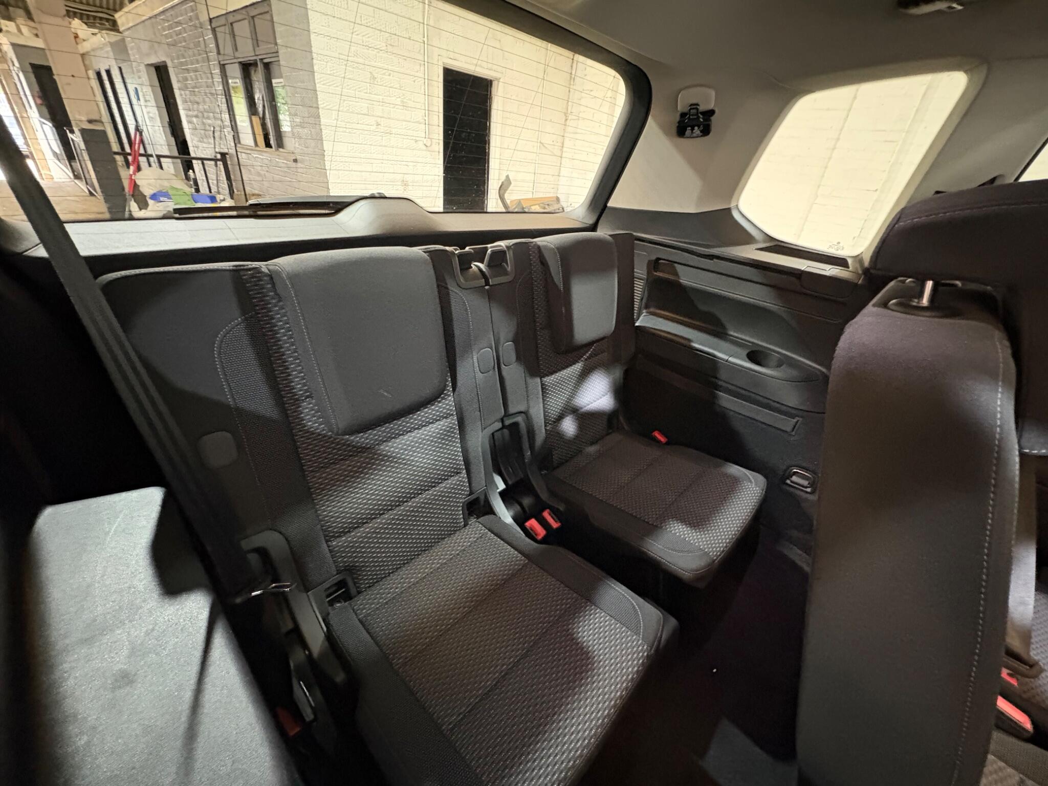 Volkswagen Touran view 43