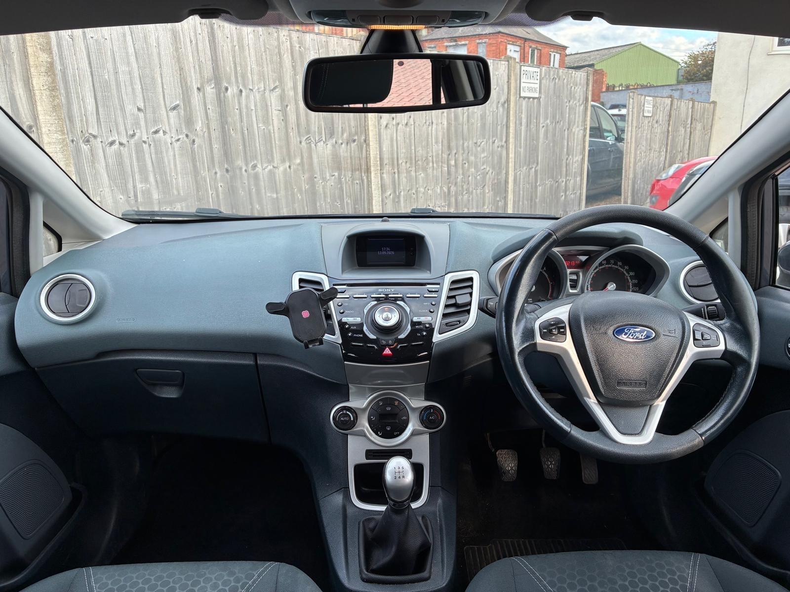 Ford Fiesta view 13