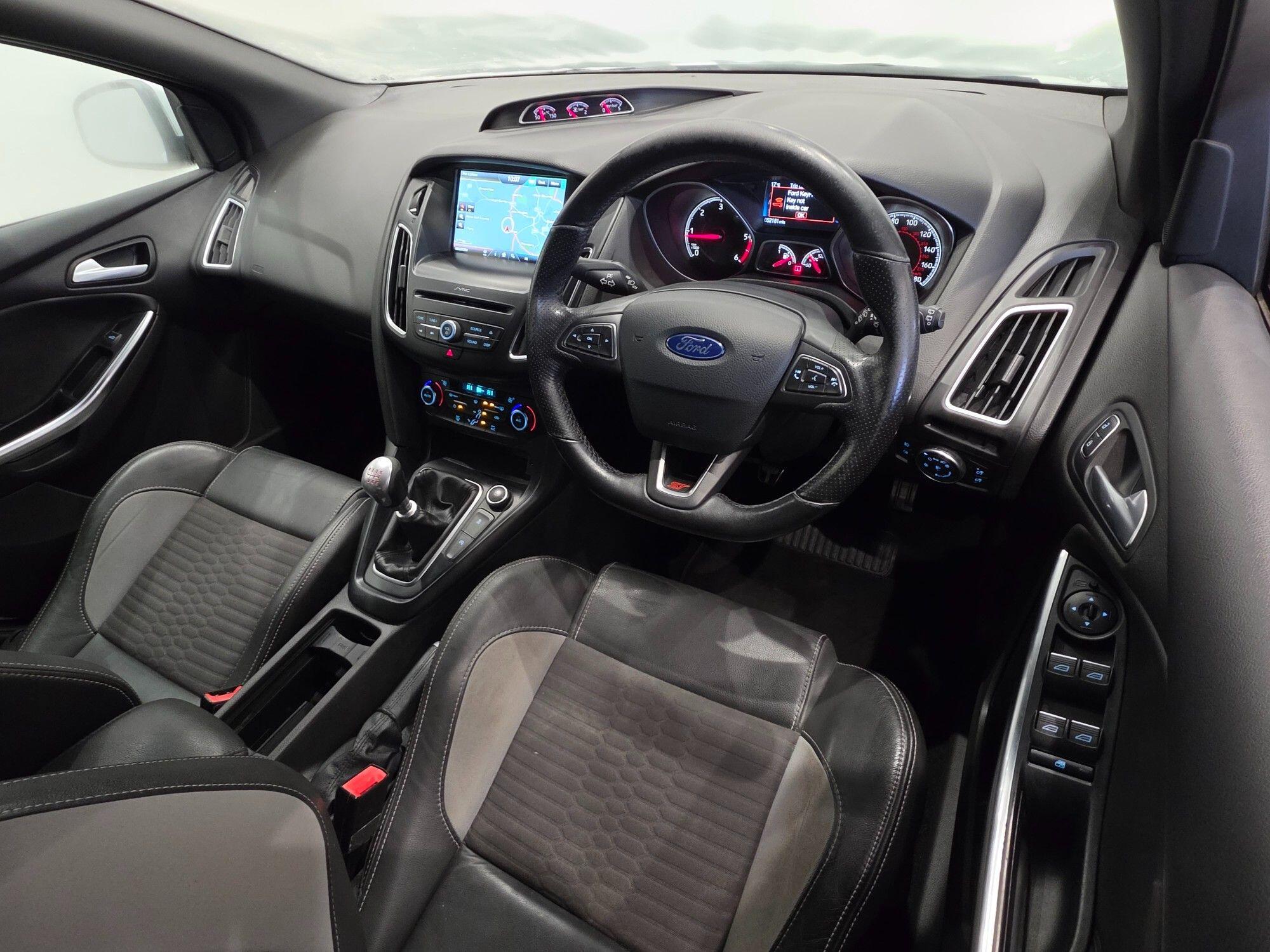 Ford Focus view 34