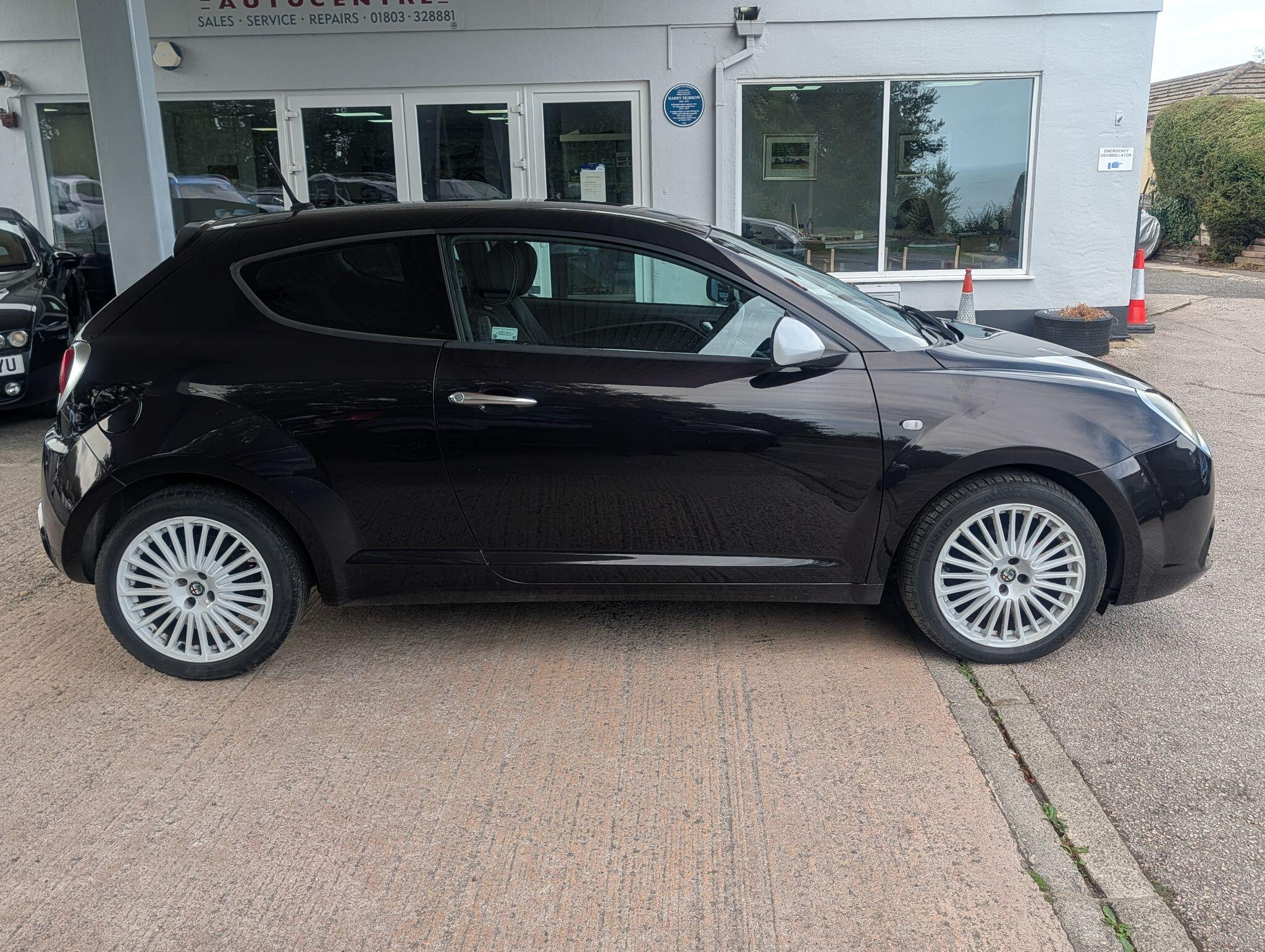 Alfa Romeo Mito view 5