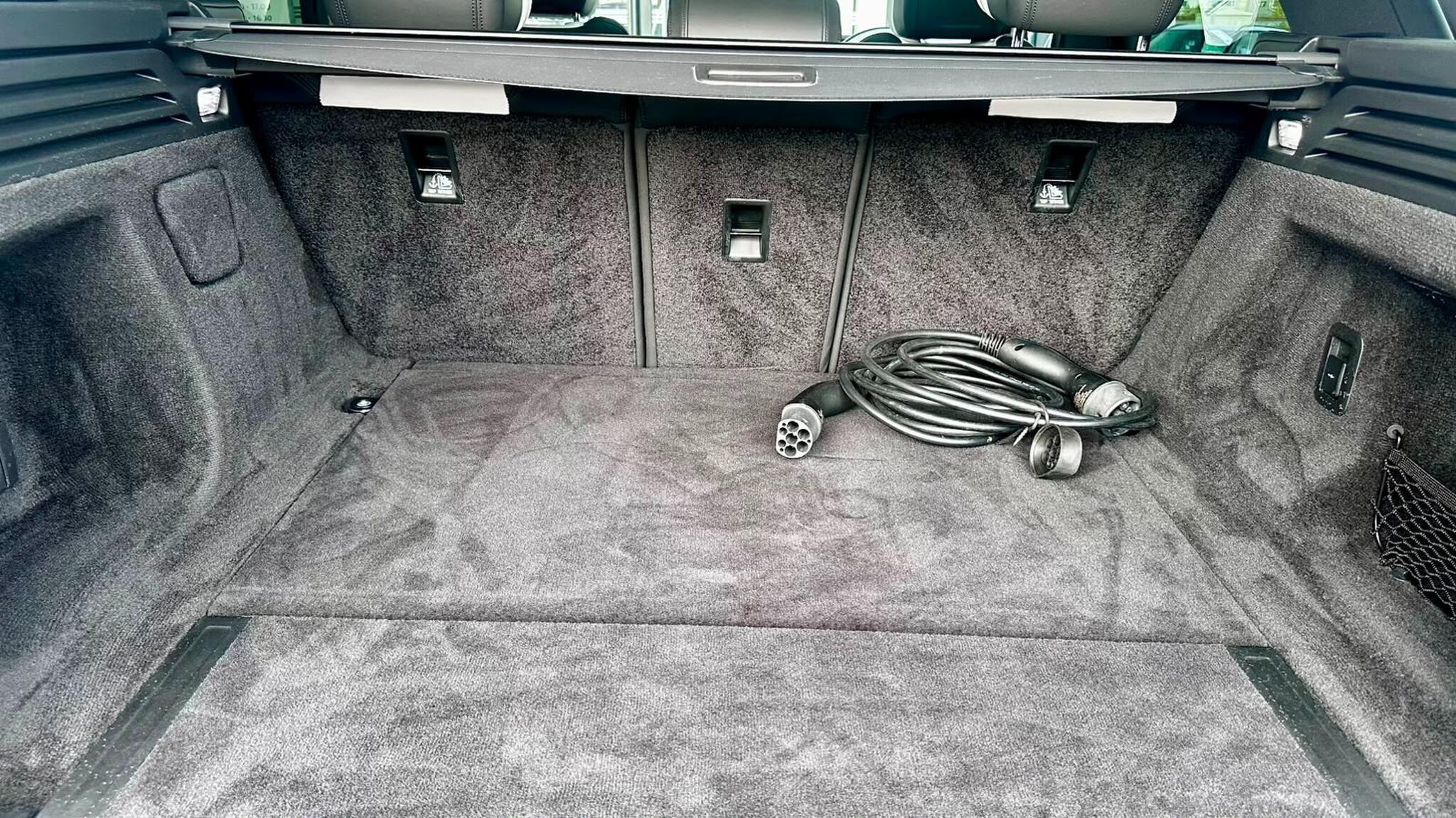 Land Rover Range Rover view 22
