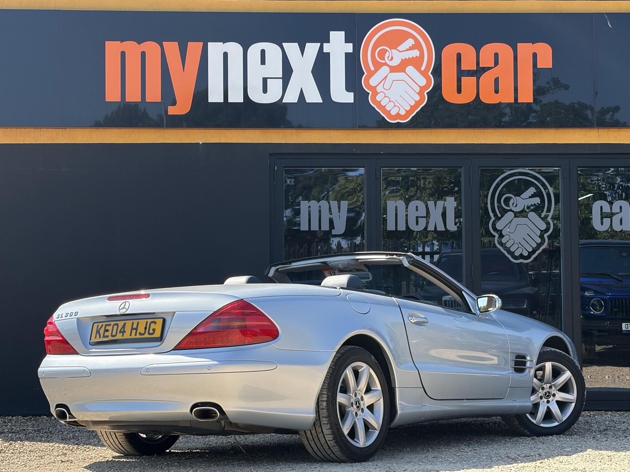 Mercedes-Benz SL view 10