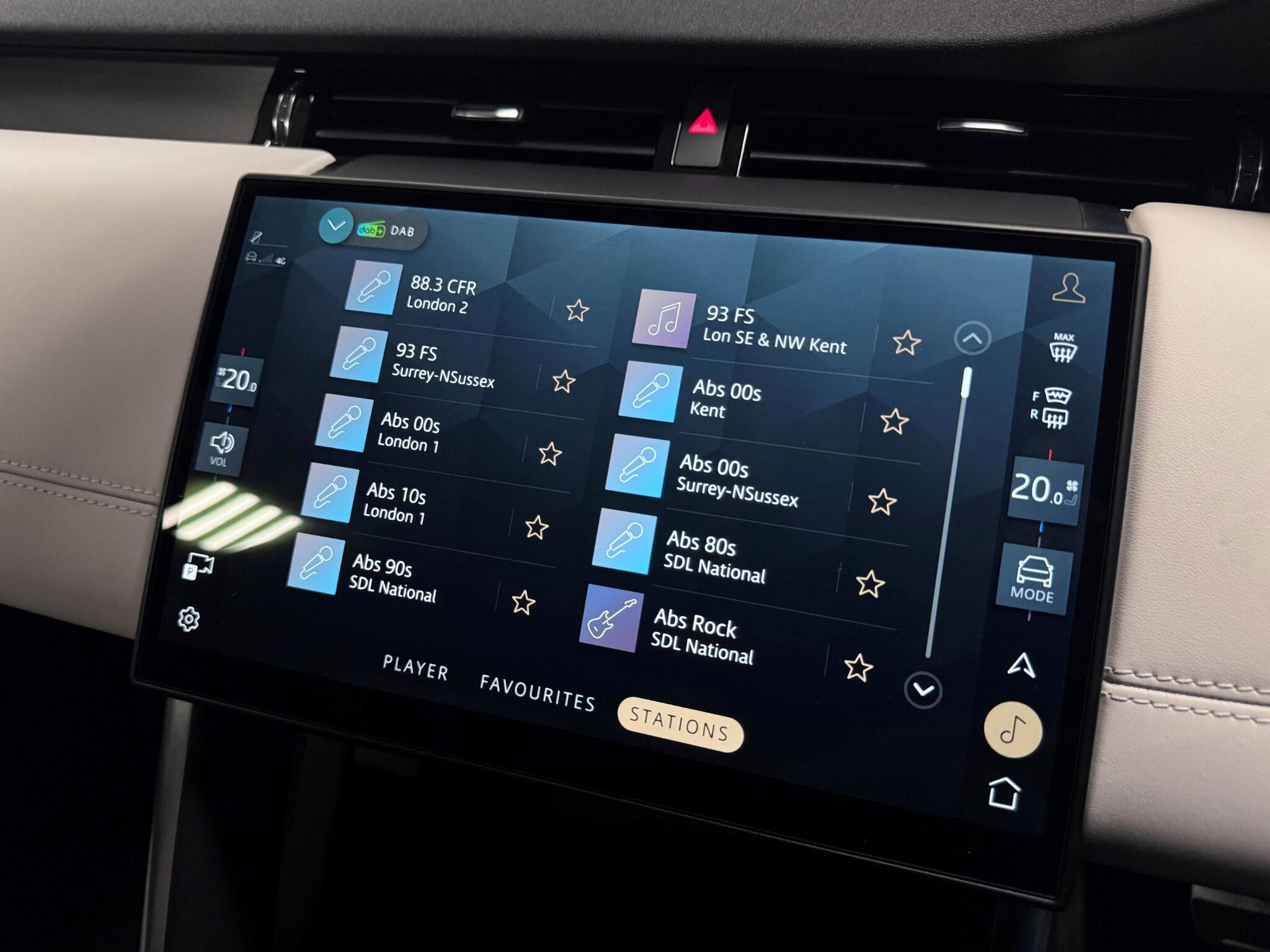 Land Rover Discovery Sport view 43