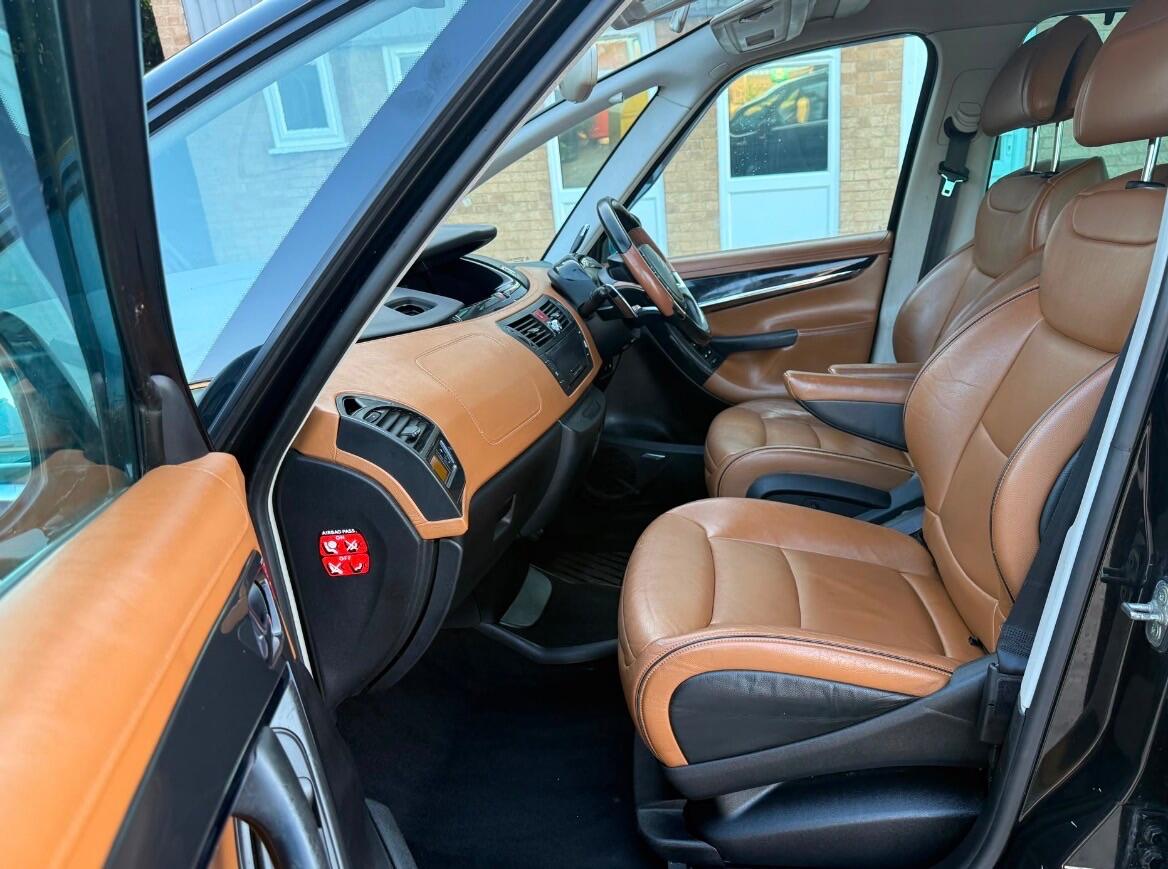 Citroen Grand C4 Picasso view 15