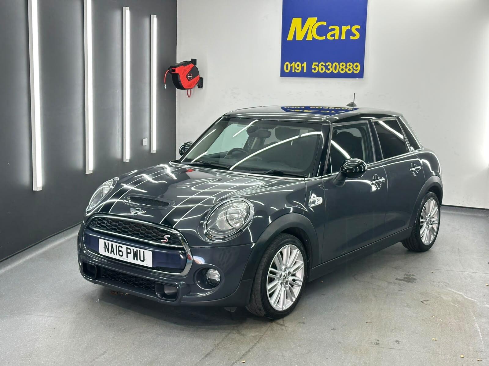 MINI Hatch view 3