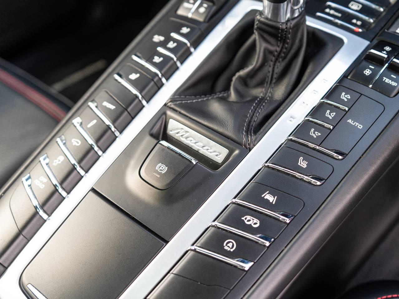 Porsche Macan view 24