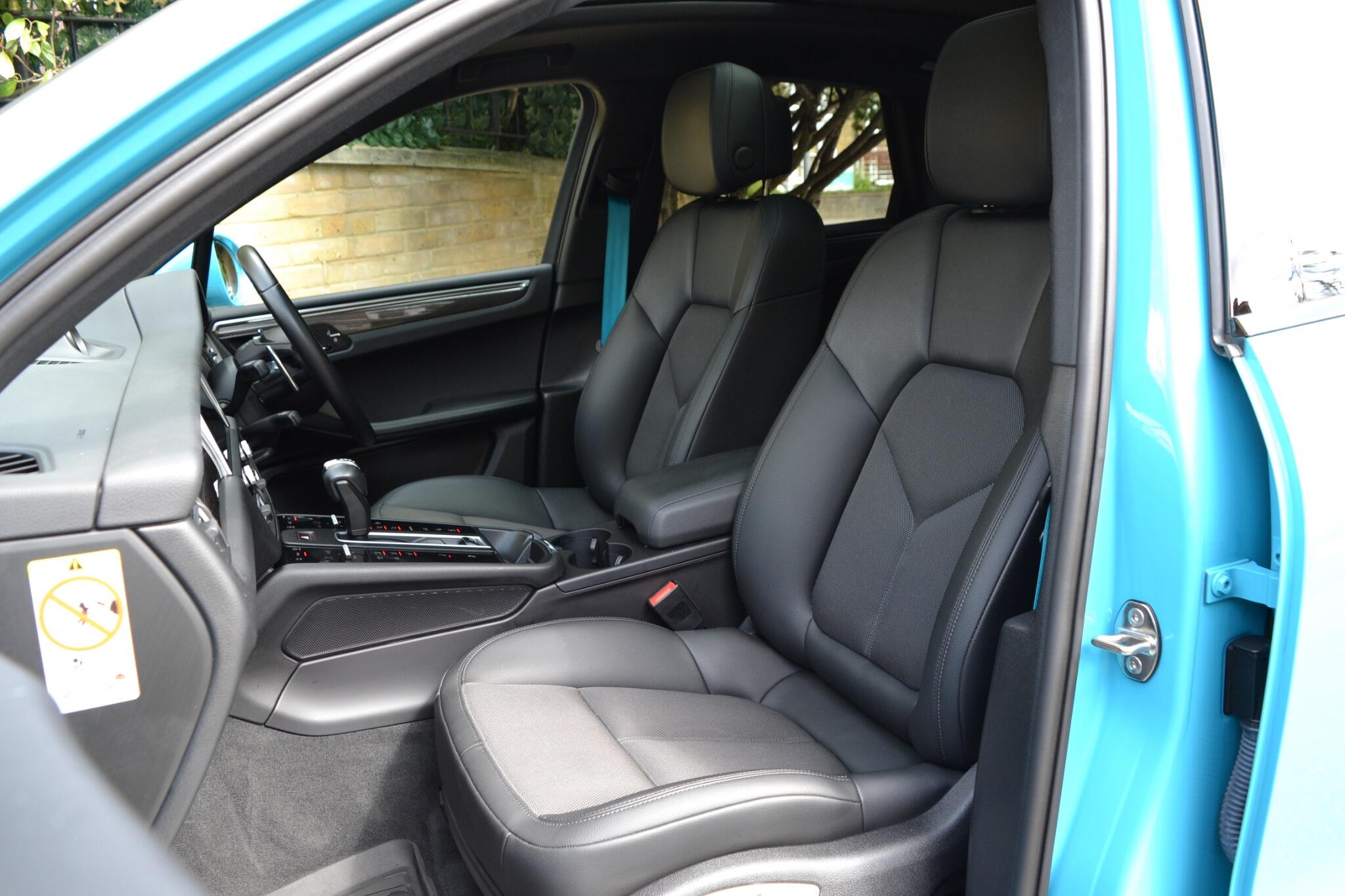 Porsche Macan view 12