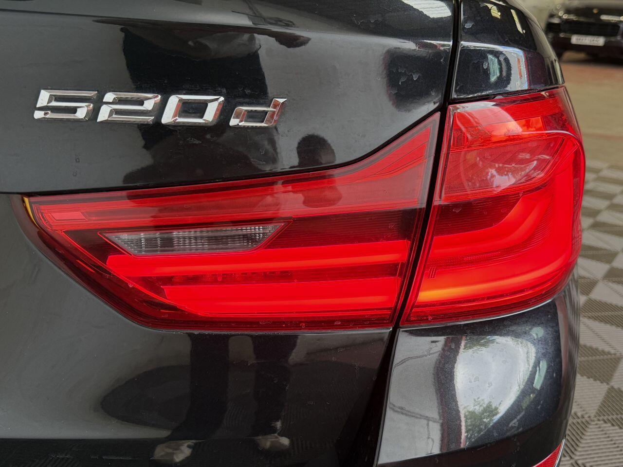 BMW 5 Series view 29