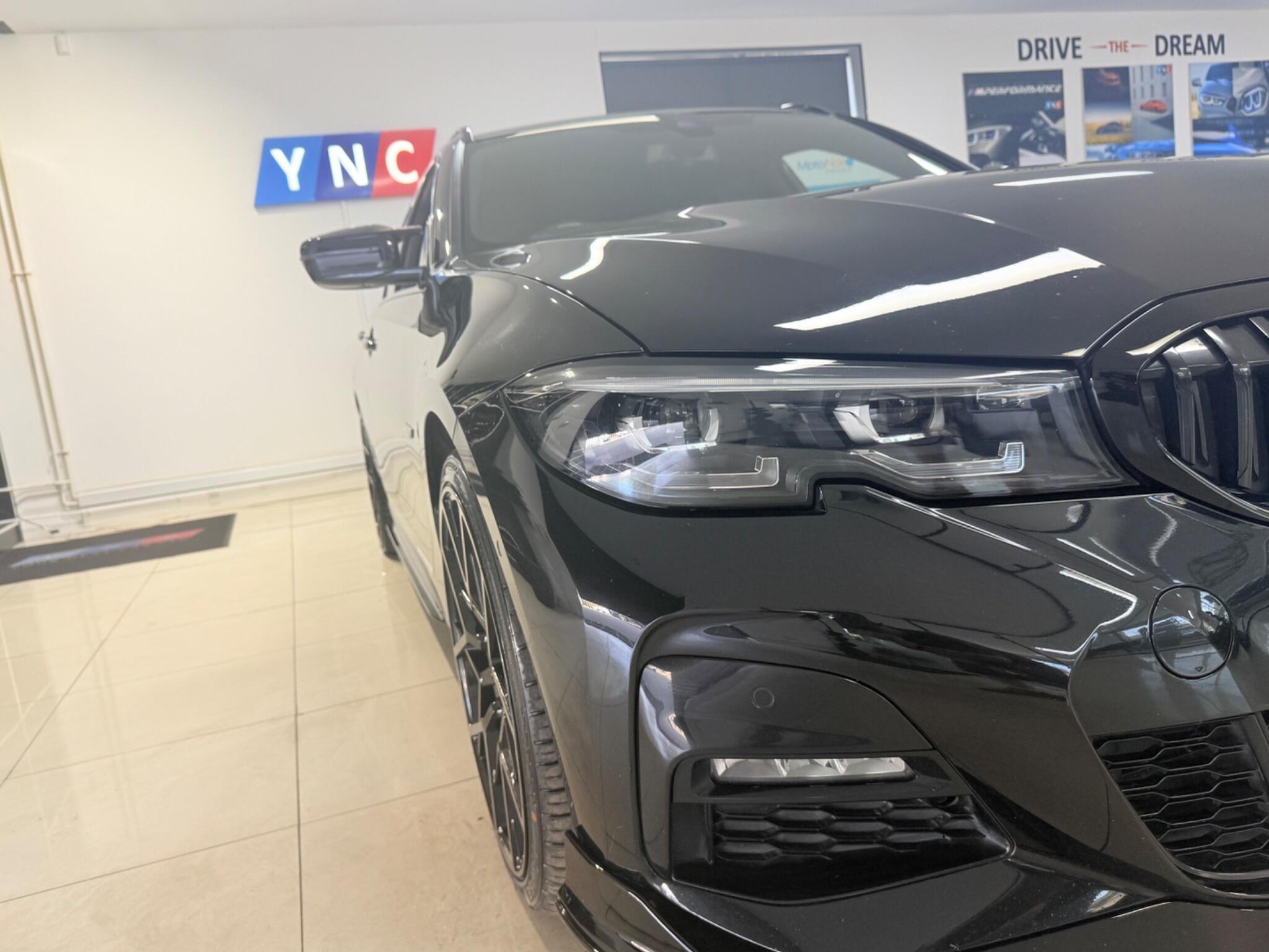 BMW 3 Series view 32