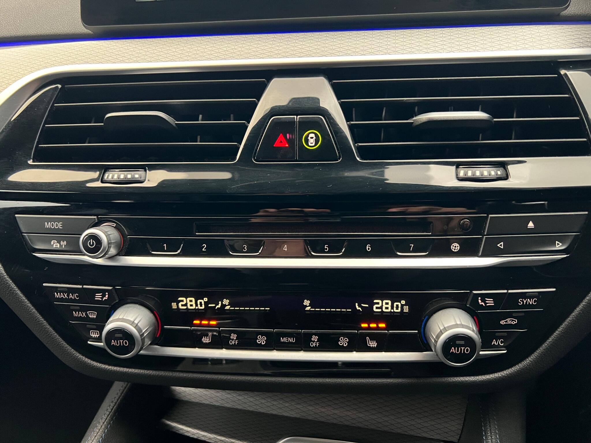 2017 BMW 5 Series image 19