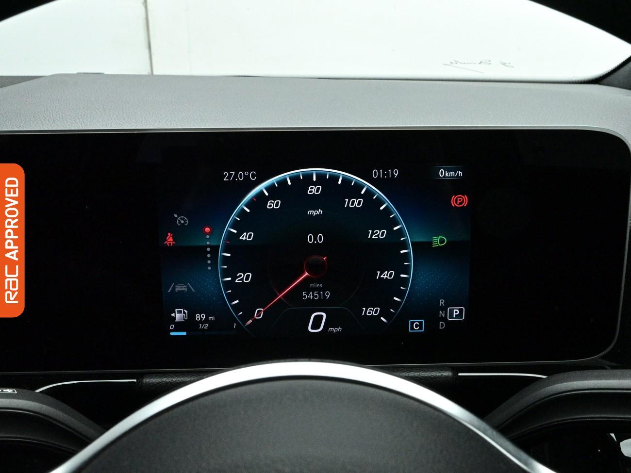 Mercedes-Benz Gla view 11