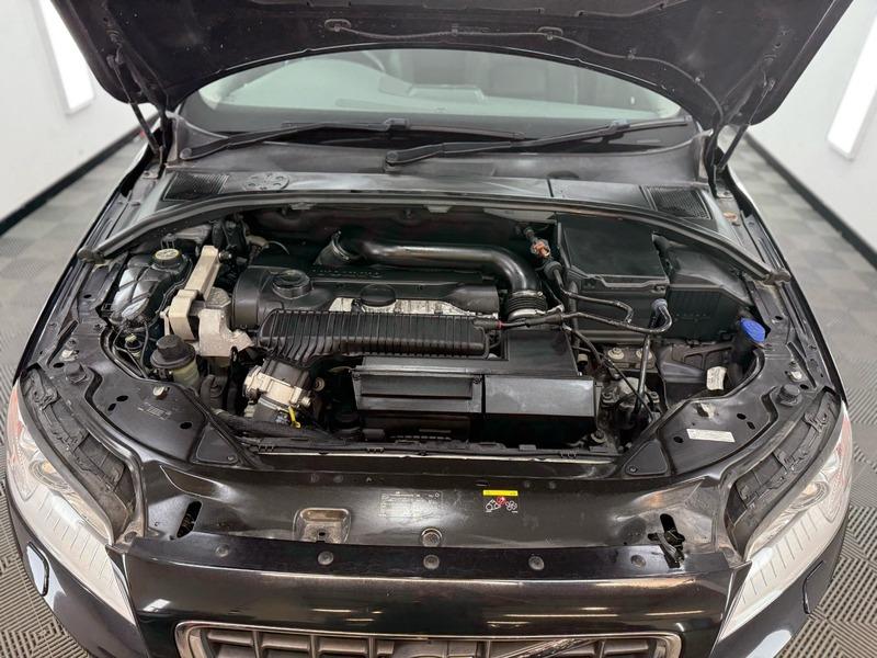 2010 Volvo V70 image 13