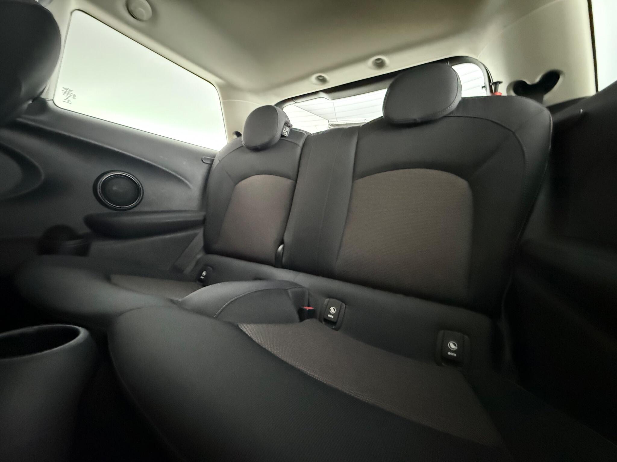 Mini Hatch view 32