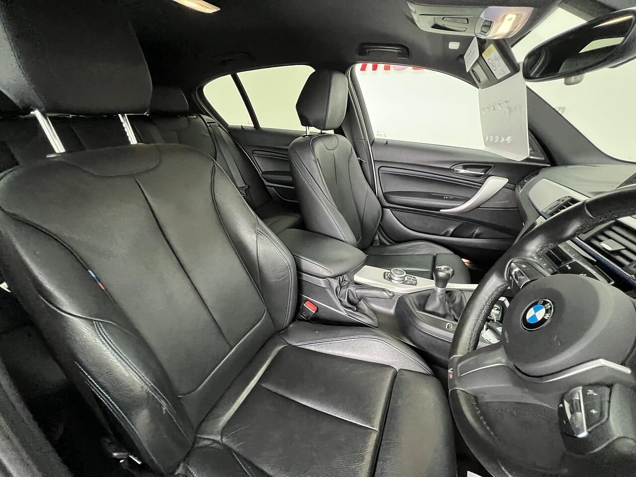 BMW 1 Series view 16