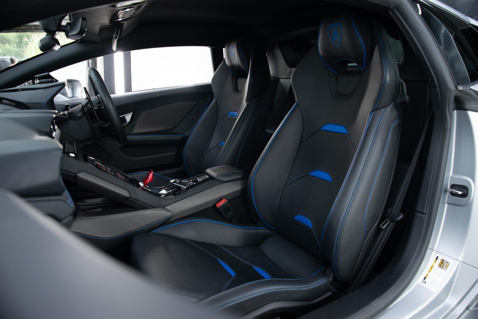 Lamborghini Huracan view 7