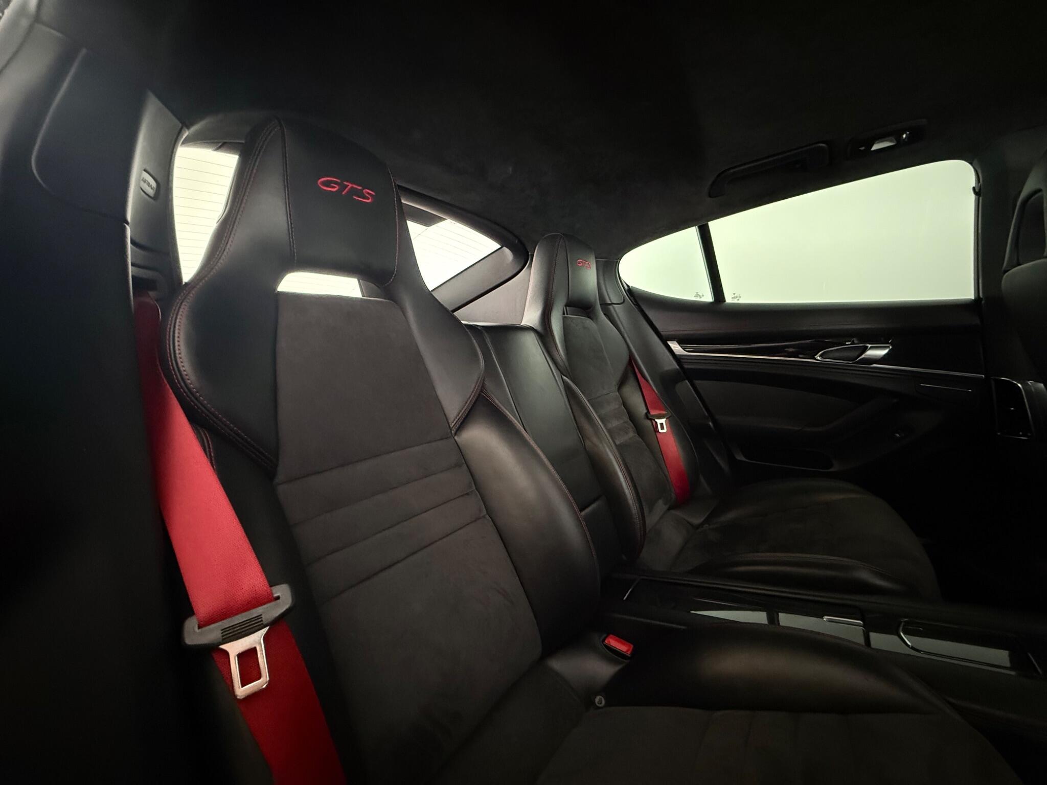 Porsche Panamera view 68