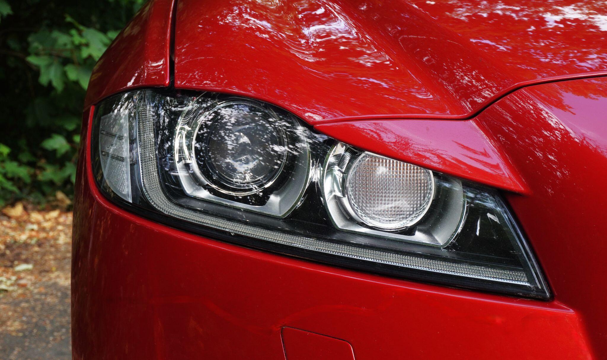 Jaguar XF view 64
