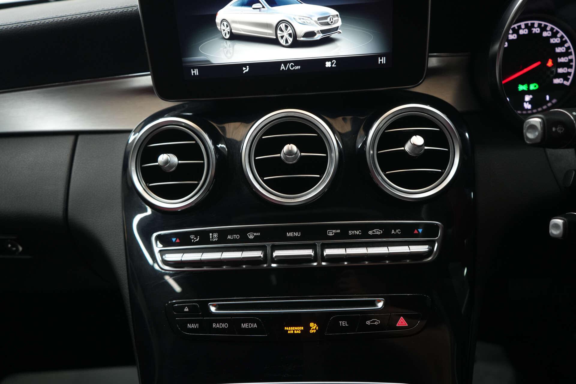 Mercedes-Benz C-Class view 31