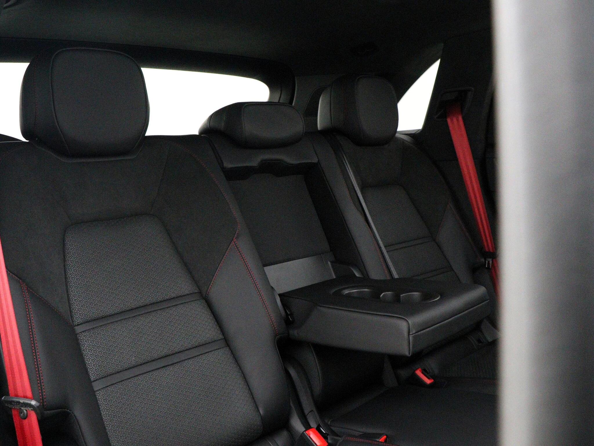 Porsche Cayenne view 18