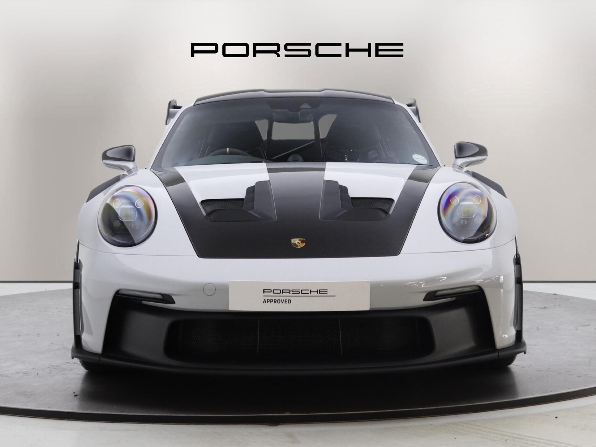 Porsche 911 view 6
