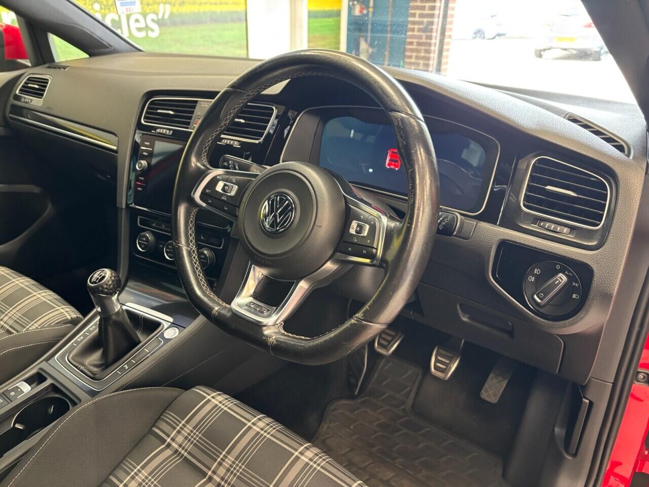 Volkswagen Golf view 12