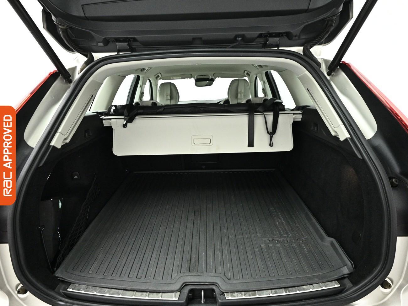 Volvo XC60 view 28