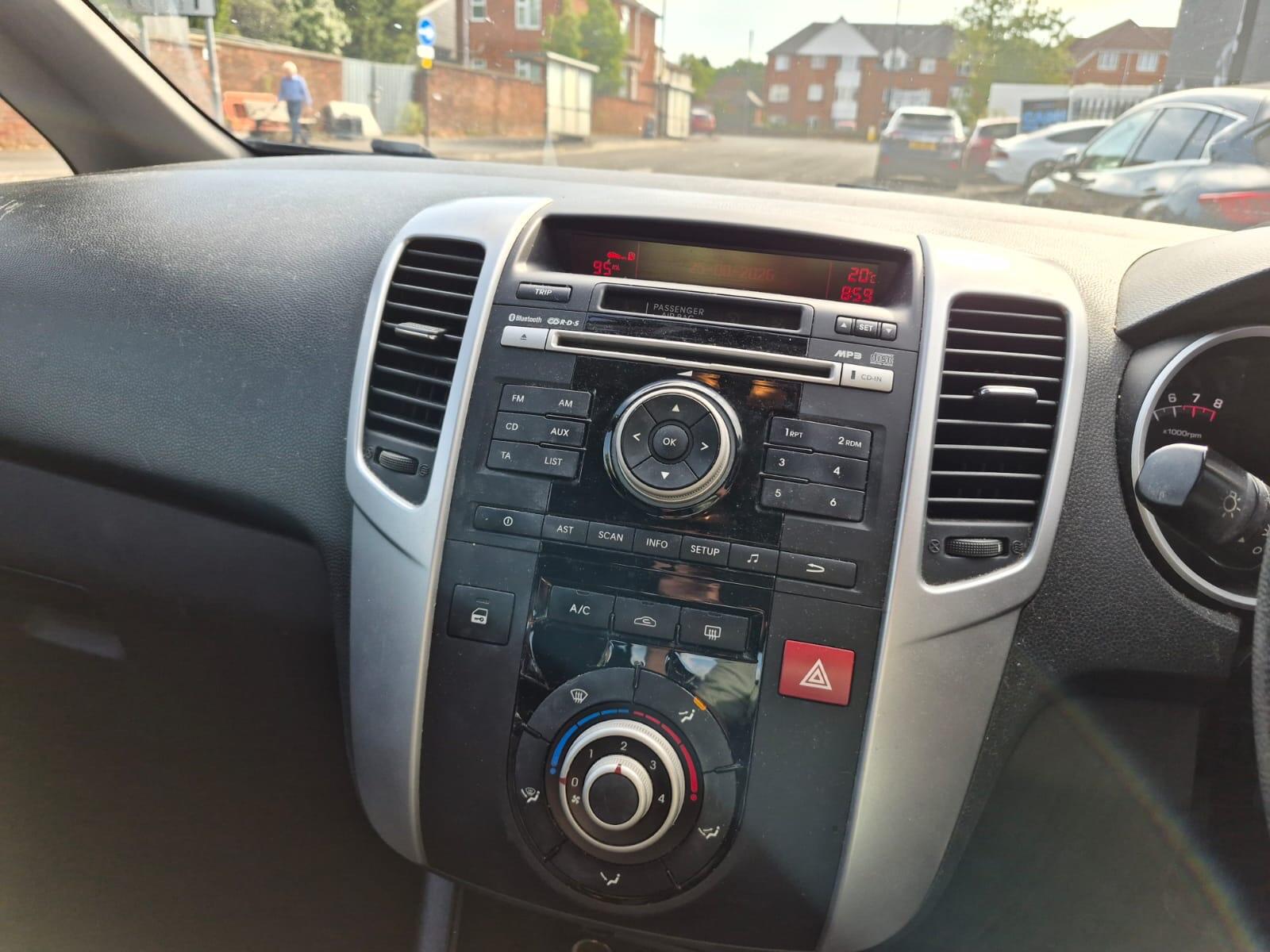 Kia Venga view 5