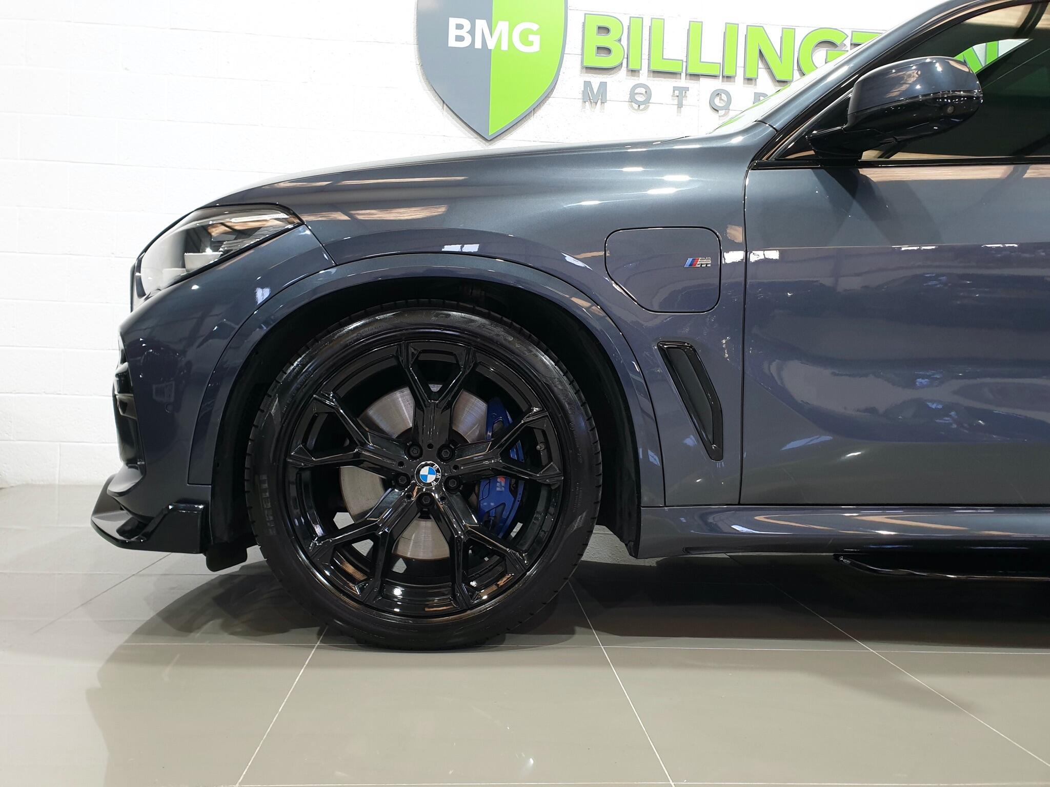 BMW X5 view 24