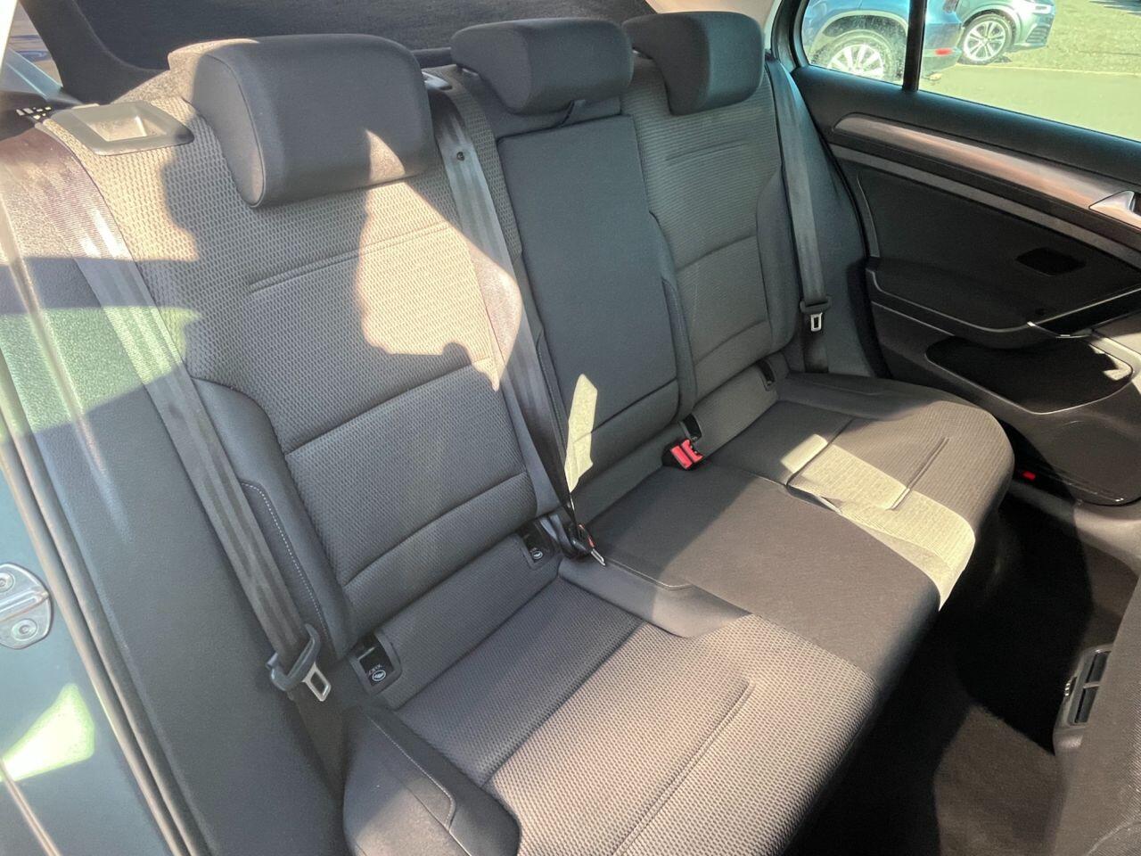 Volkswagen Golf view 14