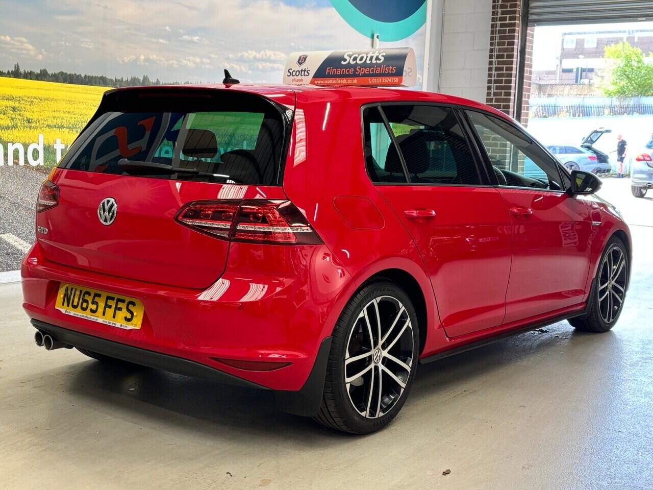 Volkswagen Golf view 5